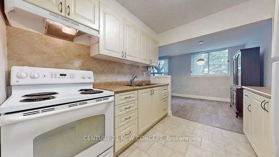 Photo 21 of Unit 101, 7451 Yonge Street, Markham, Thornhill — HOMEH