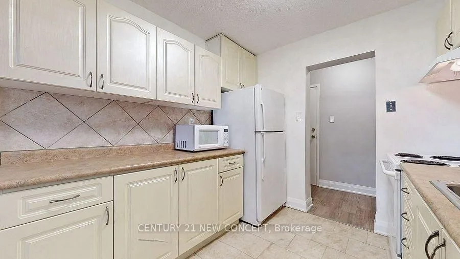 Photo 23 of Unit 101, 7451 Yonge Street, Markham, Thornhill — HOMEH