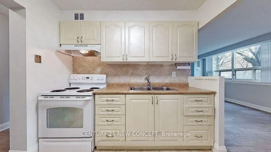 Photo 25 of Unit 101, 7451 Yonge Street, Markham, Thornhill — HOMEH
