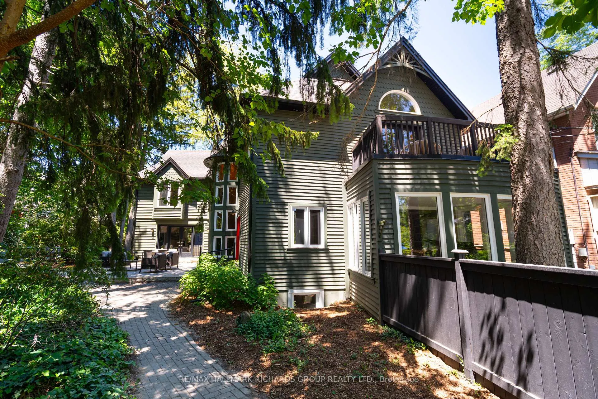 Photo 1 of 10 Springbank Avenue, Scarborough, Birchcliffe-Cliffside — HOMEH