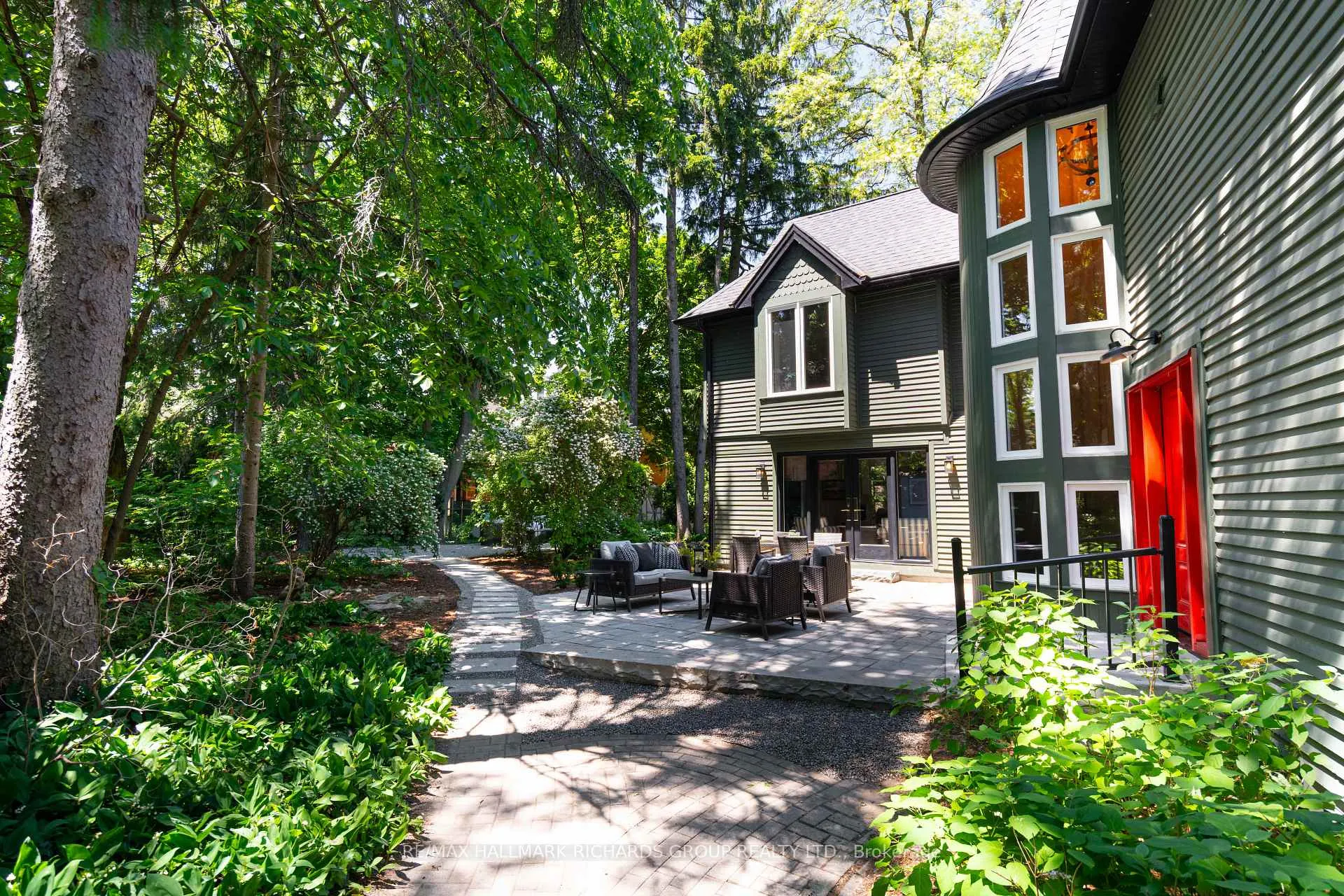 Photo 2 of 10 Springbank Avenue, Scarborough, Birchcliffe-Cliffside — HOMEH
