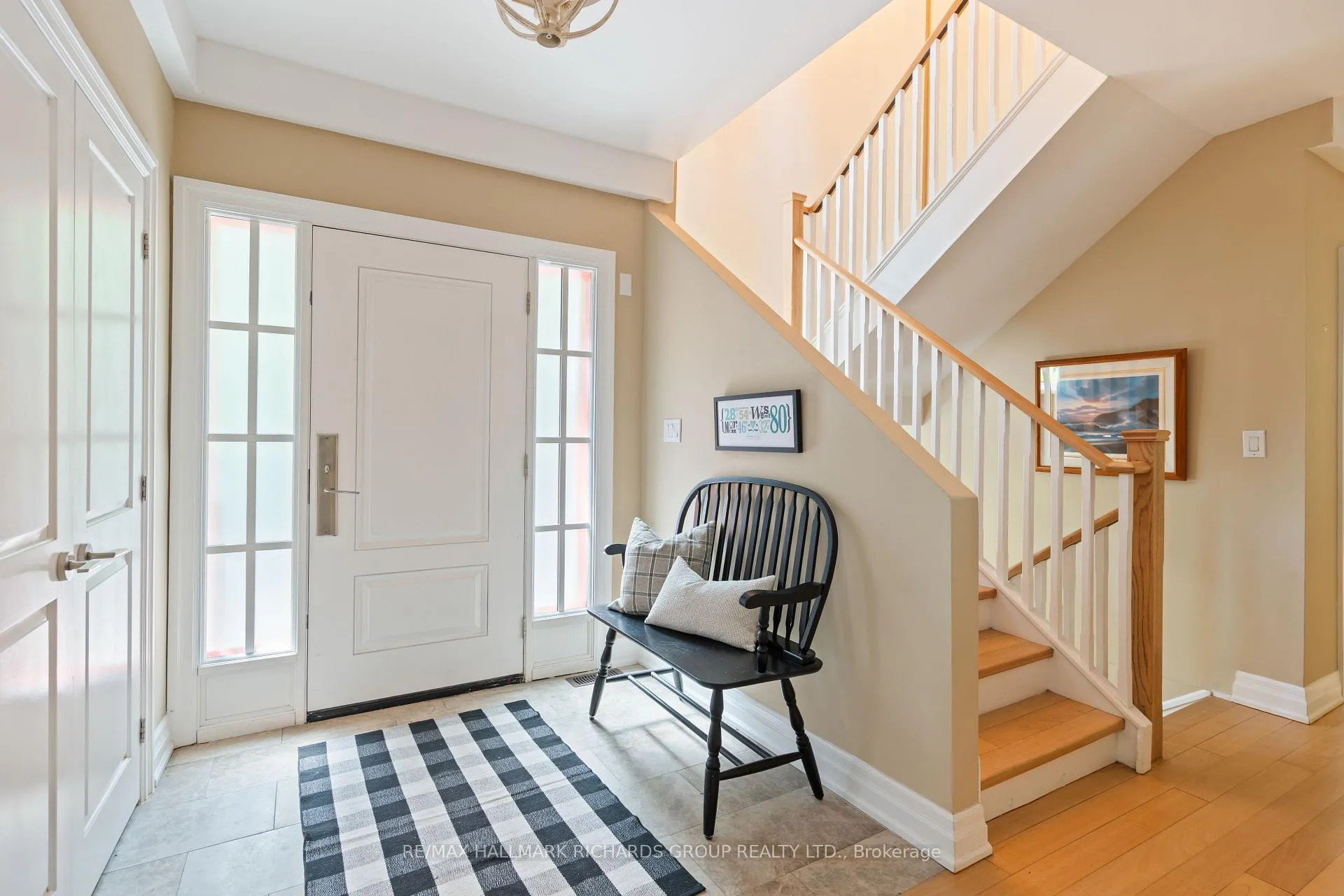 Photo 3 of 10 Springbank Avenue, Scarborough, Birchcliffe-Cliffside — HOMEH