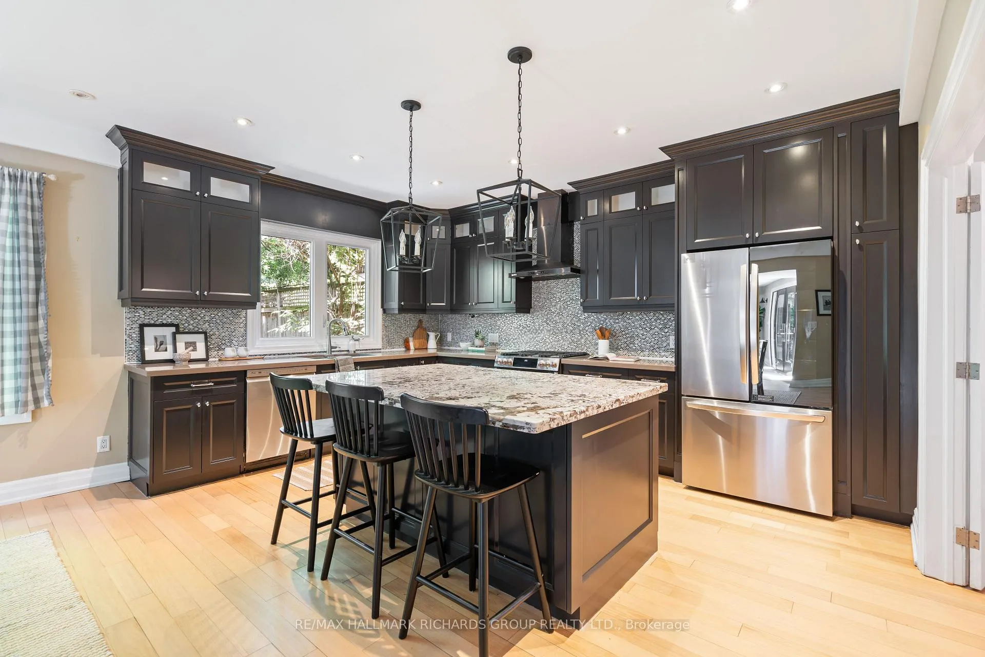 Photo 9 of 10 Springbank Avenue, Scarborough, Birchcliffe-Cliffside — HOMEH