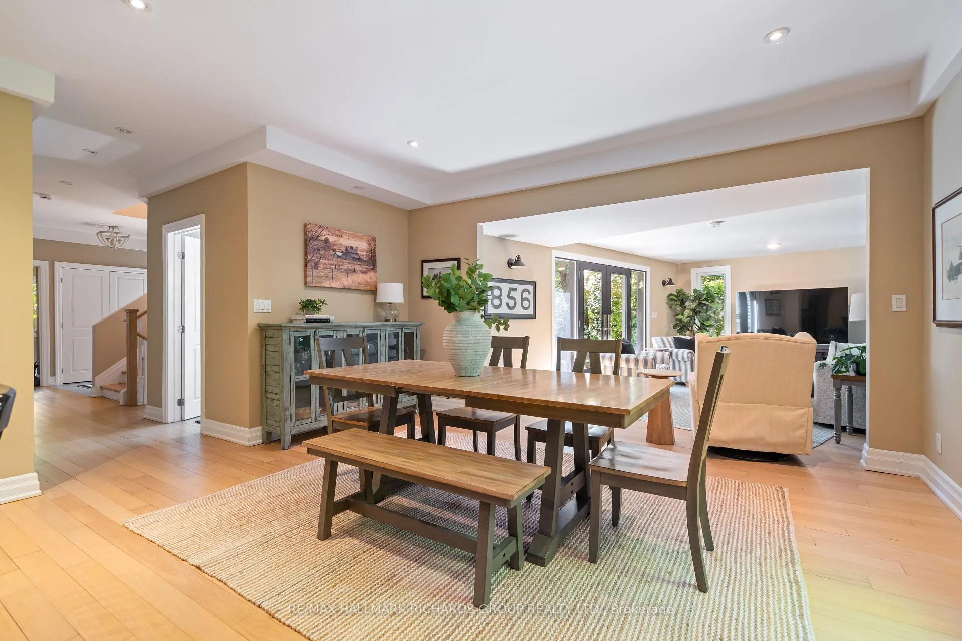 Photo 12 of 10 Springbank Avenue, Scarborough, Birchcliffe-Cliffside — HOMEH