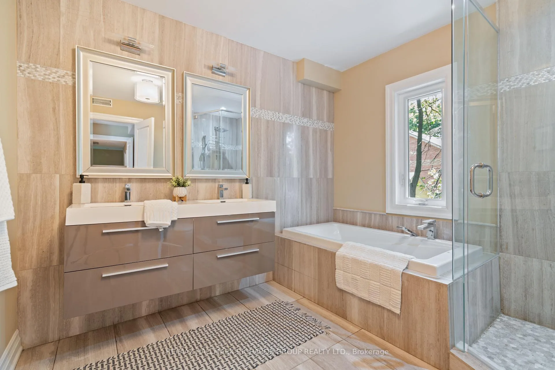 Photo 19 of 10 Springbank Avenue, Scarborough, Birchcliffe-Cliffside — HOMEH