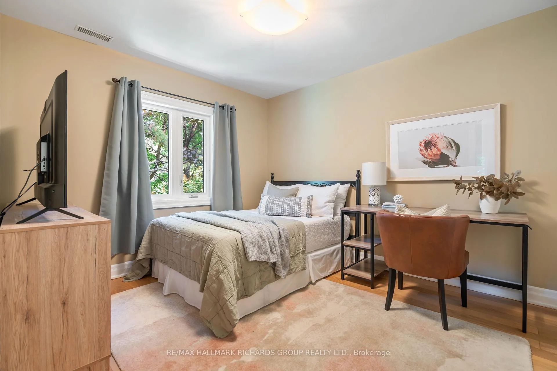 Photo 24 of 10 Springbank Avenue, Scarborough, Birchcliffe-Cliffside — HOMEH