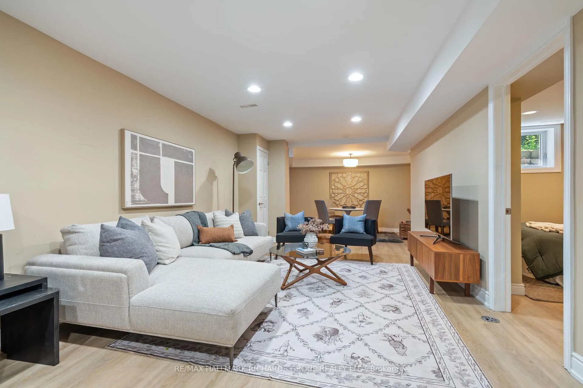 Photo 26 of 10 Springbank Avenue, Scarborough, Birchcliffe-Cliffside — HOMEH