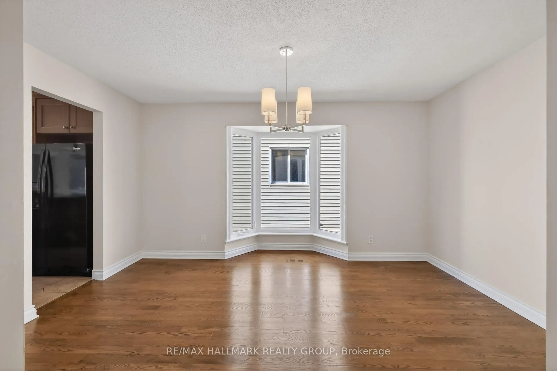 Photo 12 of 1426 Progress Place, Ottawa, Pineview — HOMEH