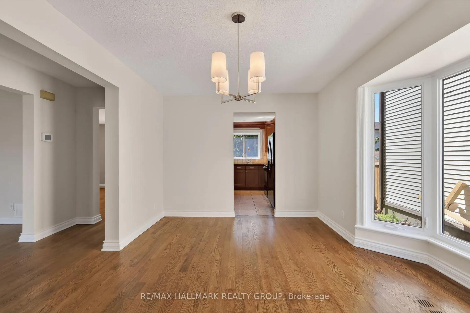Photo 13 of 1426 Progress Place, Ottawa, Pineview — HOMEH