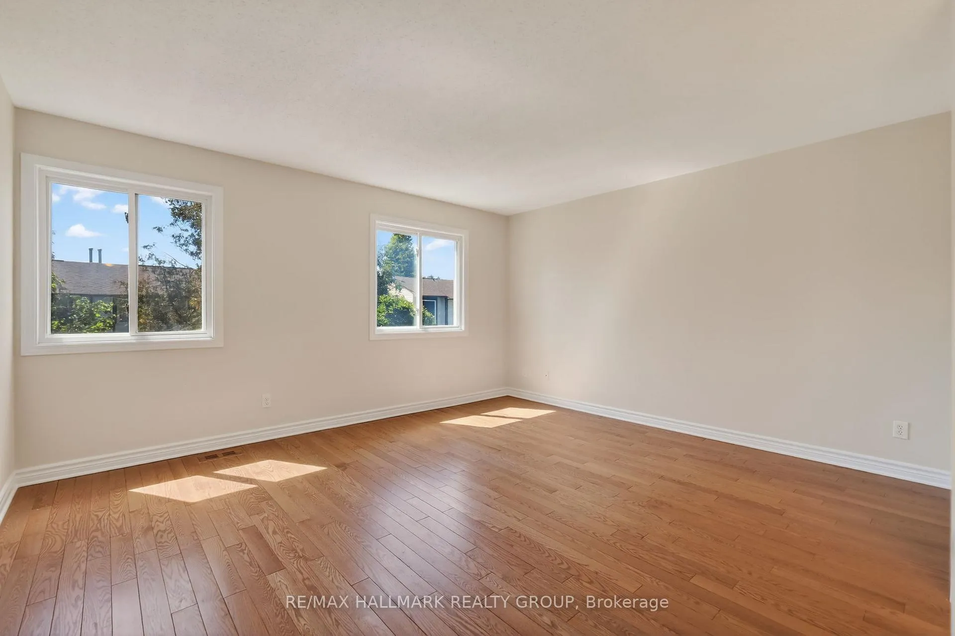 Photo 24 of 1426 Progress Place, Ottawa, Pineview — HOMEH