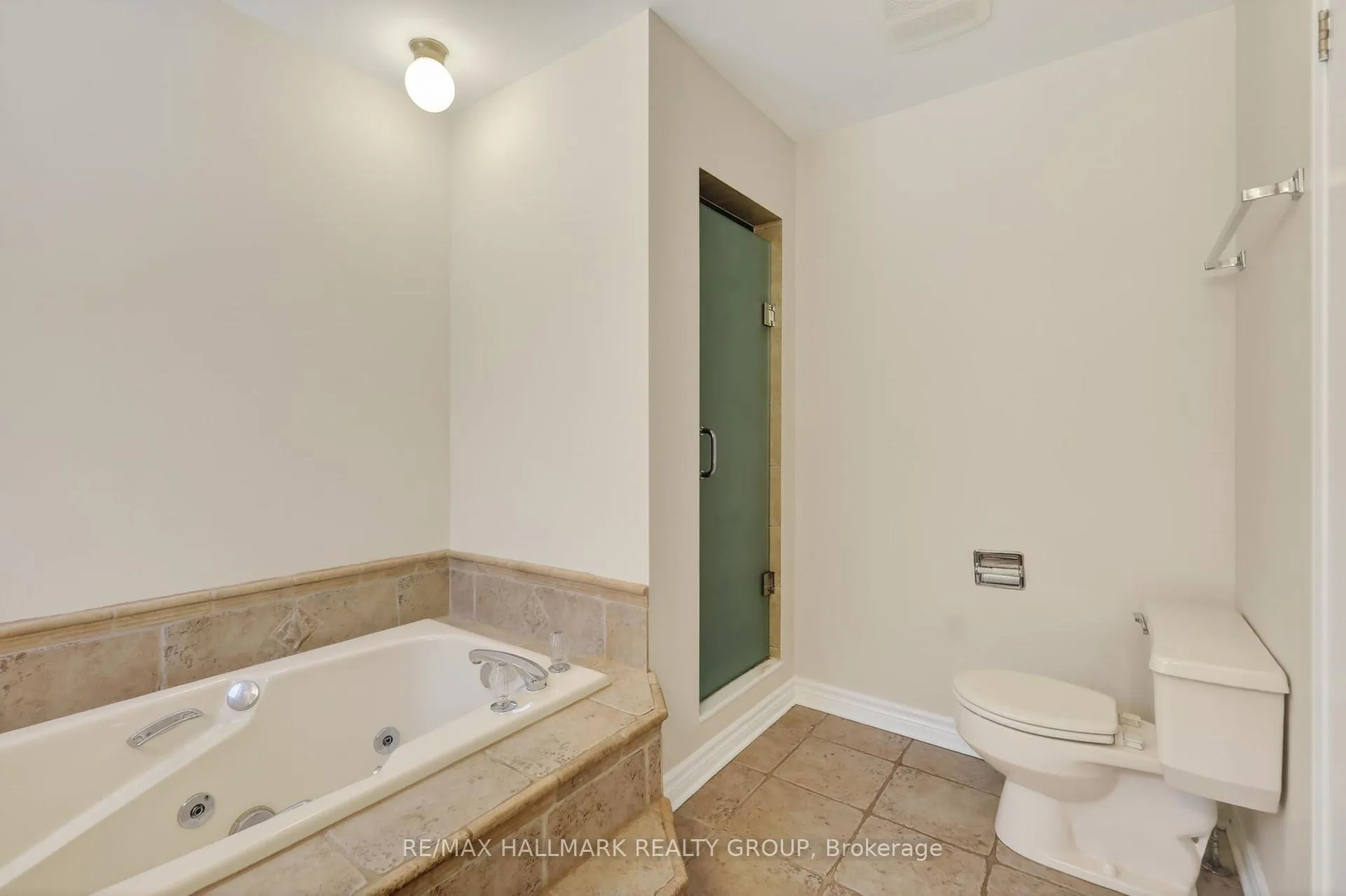 Photo 29 of 1426 Progress Place, Ottawa, Pineview — HOMEH