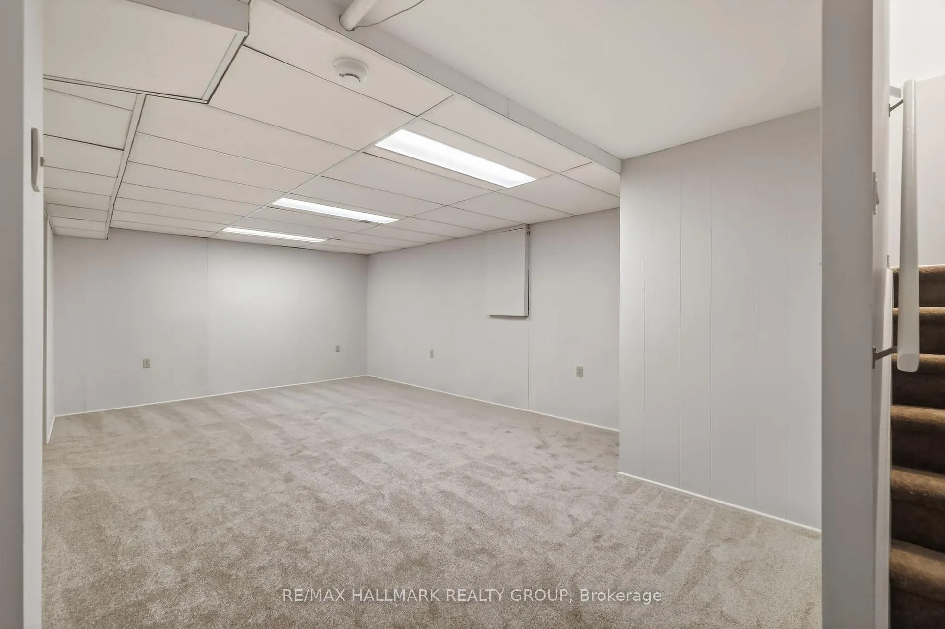 Photo 37 of 1426 Progress Place, Ottawa, Pineview — HOMEH