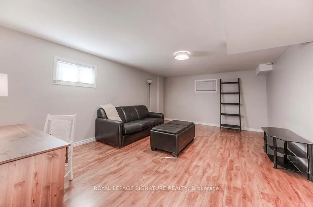Photo 1 of 28 Coach Hill Drive, Kitchener, Country Hills — HOMEH