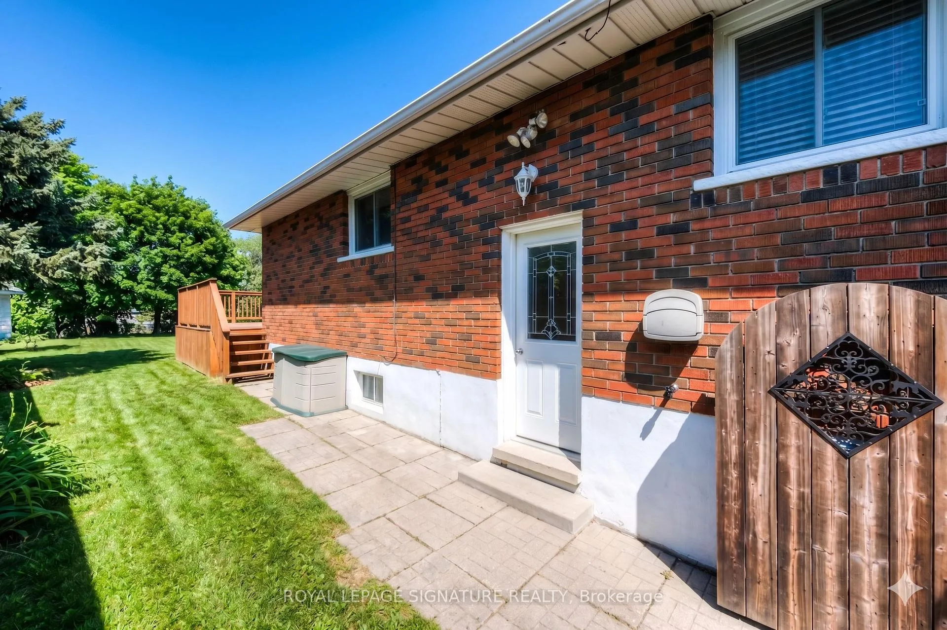 Photo 9 of 28 Coach Hill Drive, Kitchener, Country Hills — HOMEH
