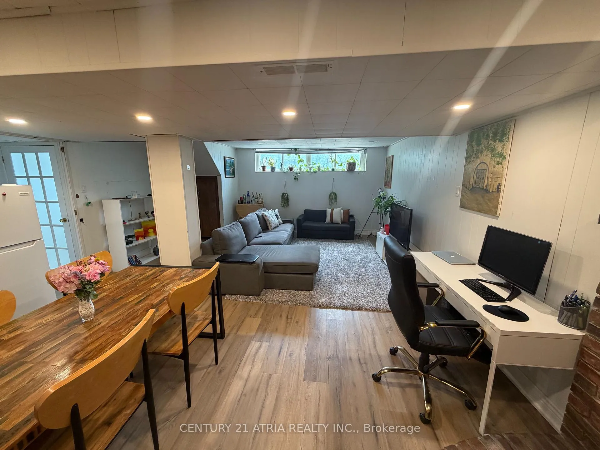 Photo 3 of 10 Iber Court, Aurora, Aurora Village — HOMEH