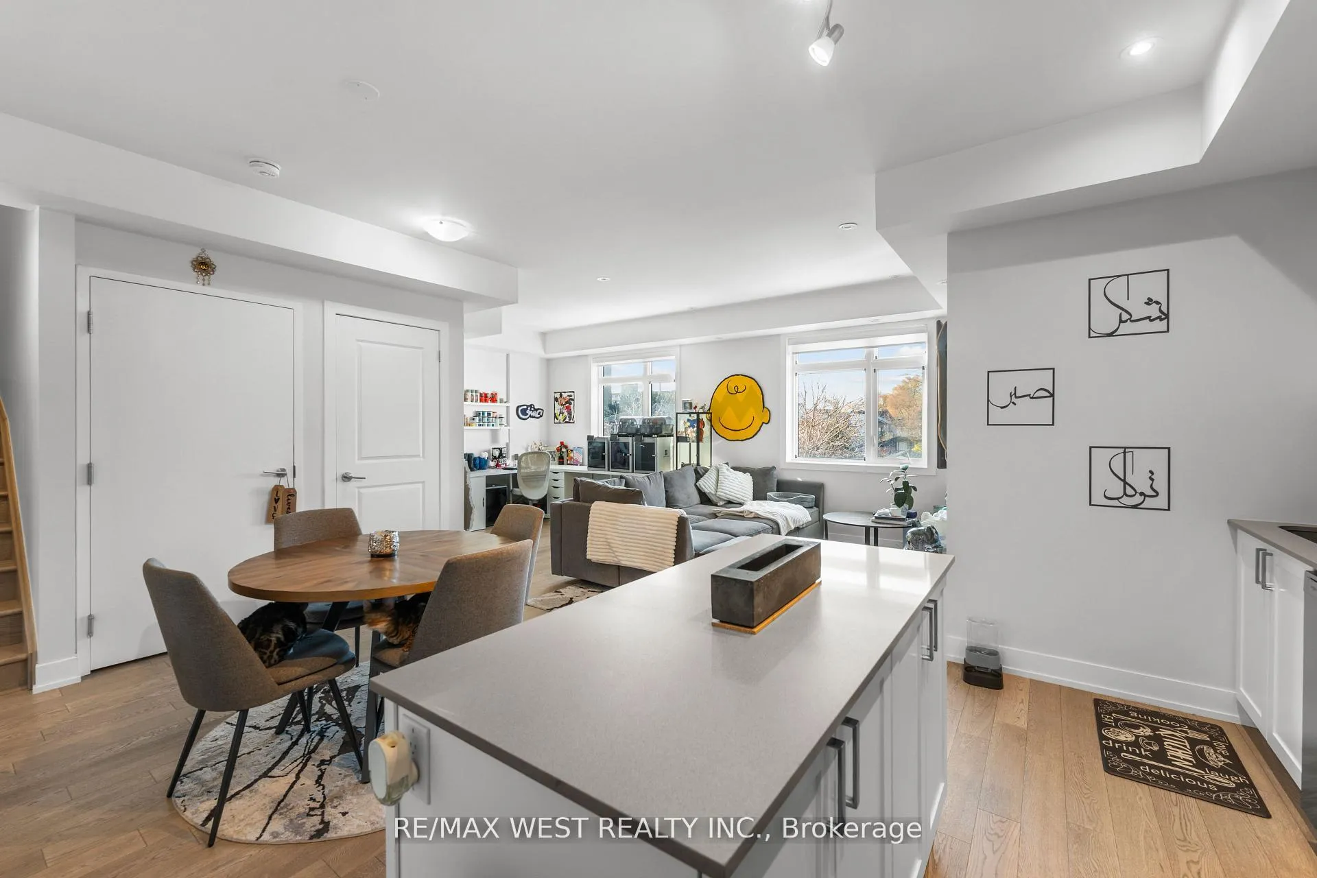 Photo 3 of 1062 Douglas McCurdy Common, Mississauga, Lakeview — HOMEH