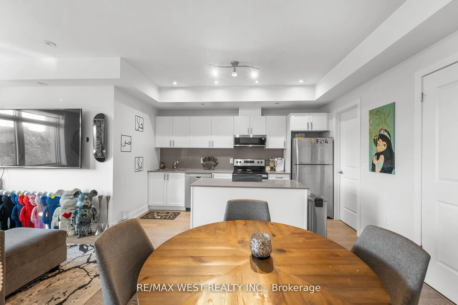 Photo 5 of 1062 Douglas McCurdy Common, Mississauga, Lakeview — HOMEH