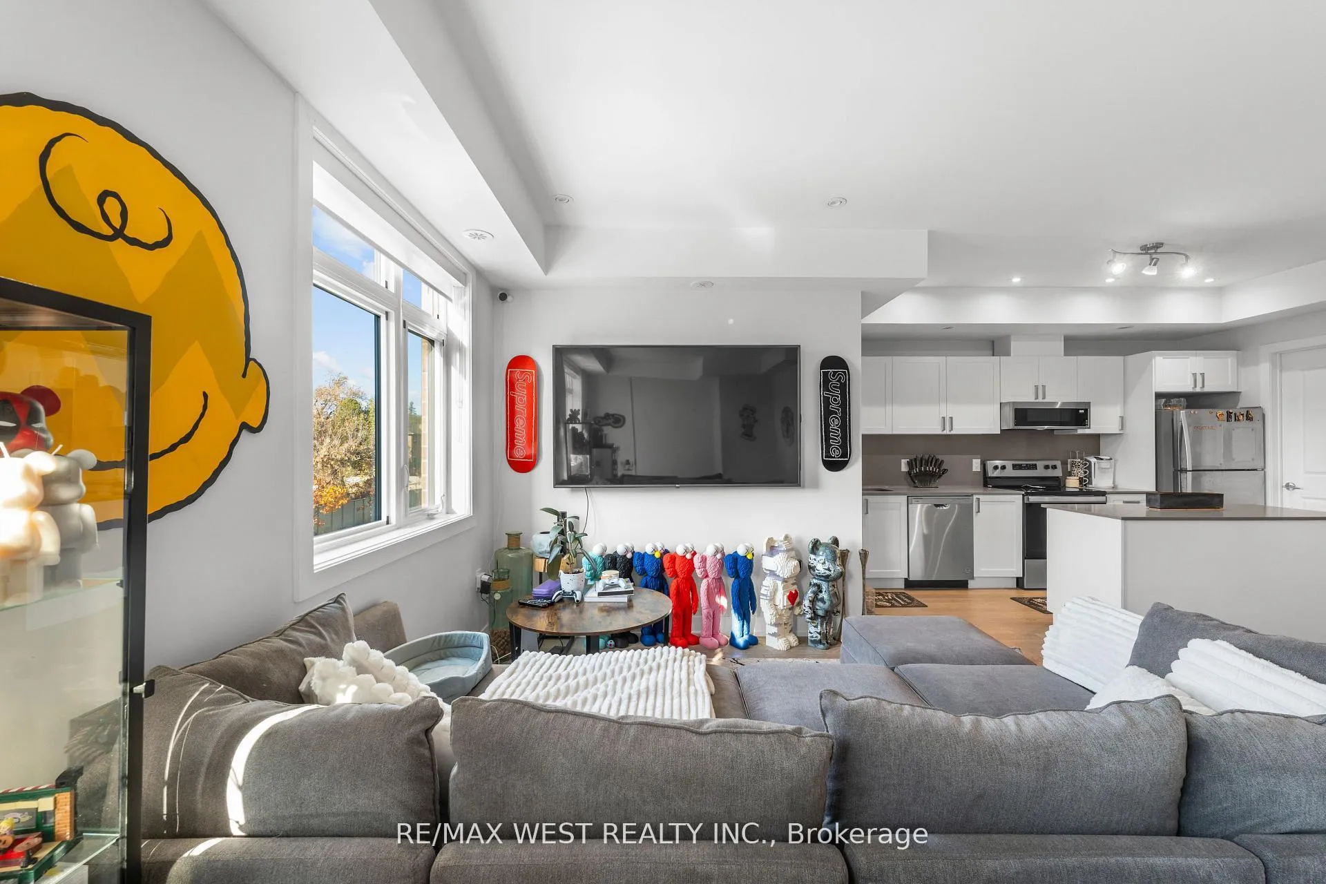 Photo 7 of 1062 Douglas McCurdy Common, Mississauga, Lakeview — HOMEH