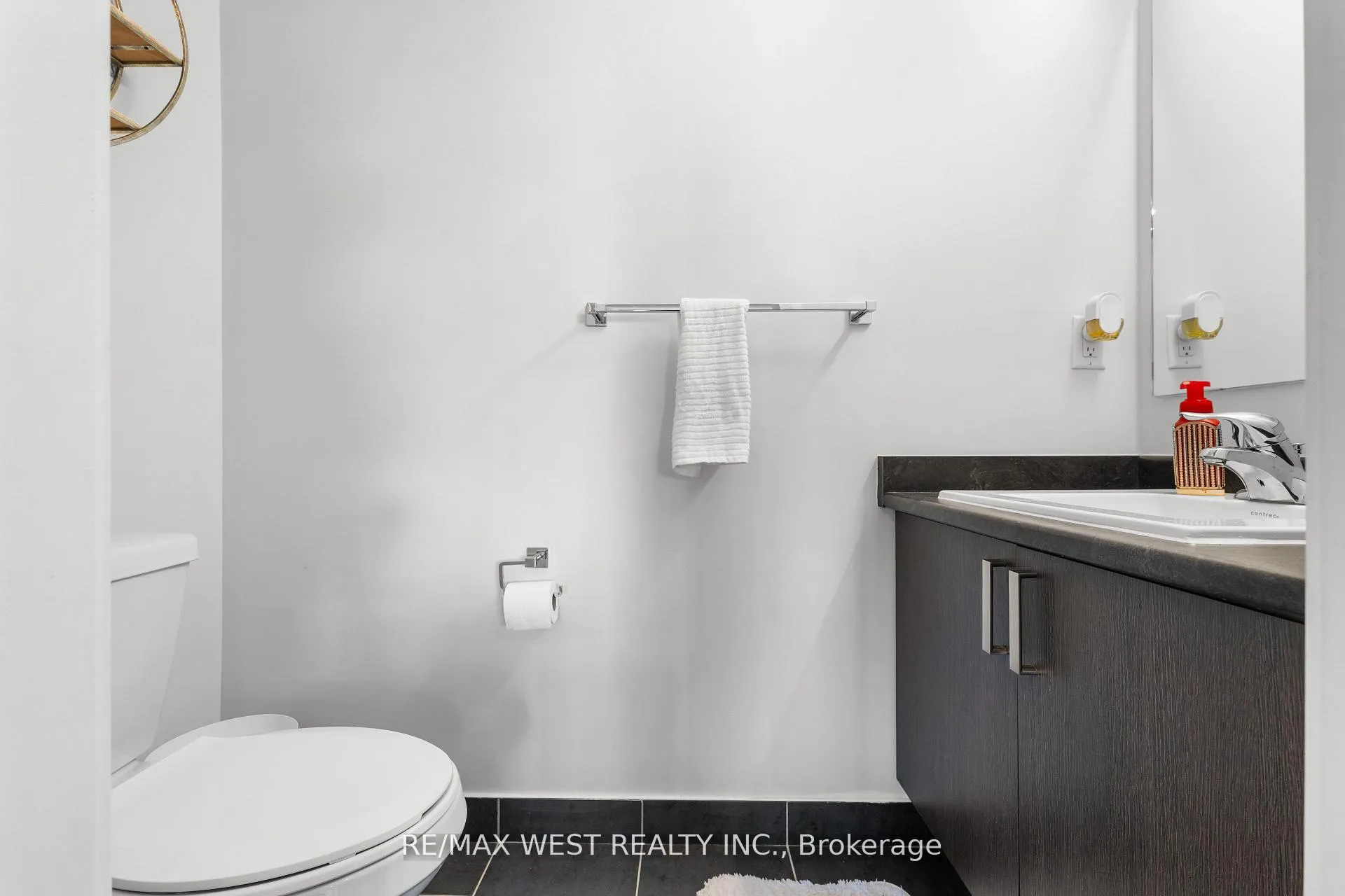 Photo 10 of 1062 Douglas McCurdy Common, Mississauga, Lakeview — HOMEH