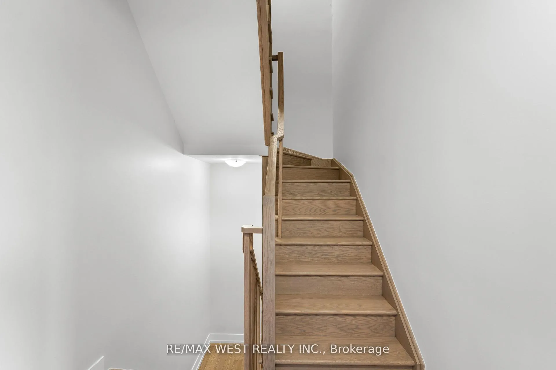 Photo 22 of 1062 Douglas McCurdy Common, Mississauga, Lakeview — HOMEH