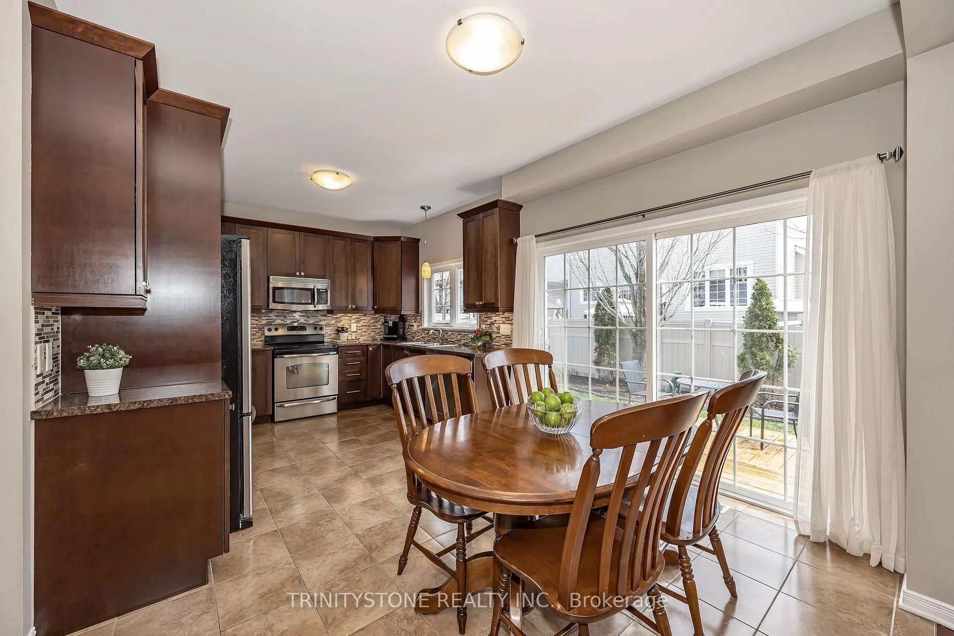 Photo 14 of 502 Dalewood Crescent, Ottawa, Stittsville (South) — HOMEH