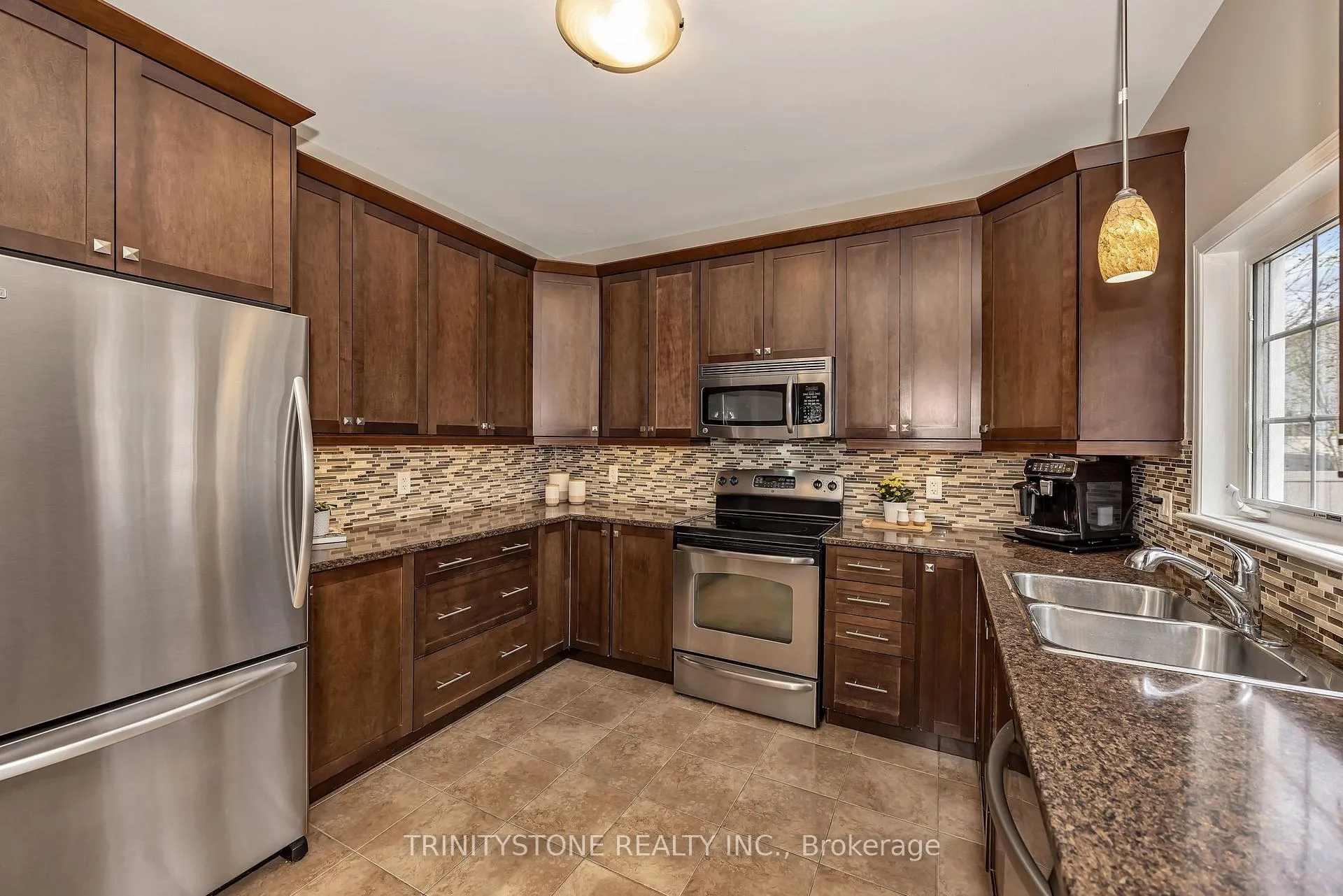 Photo 15 of 502 Dalewood Crescent, Ottawa, Stittsville (South) — HOMEH