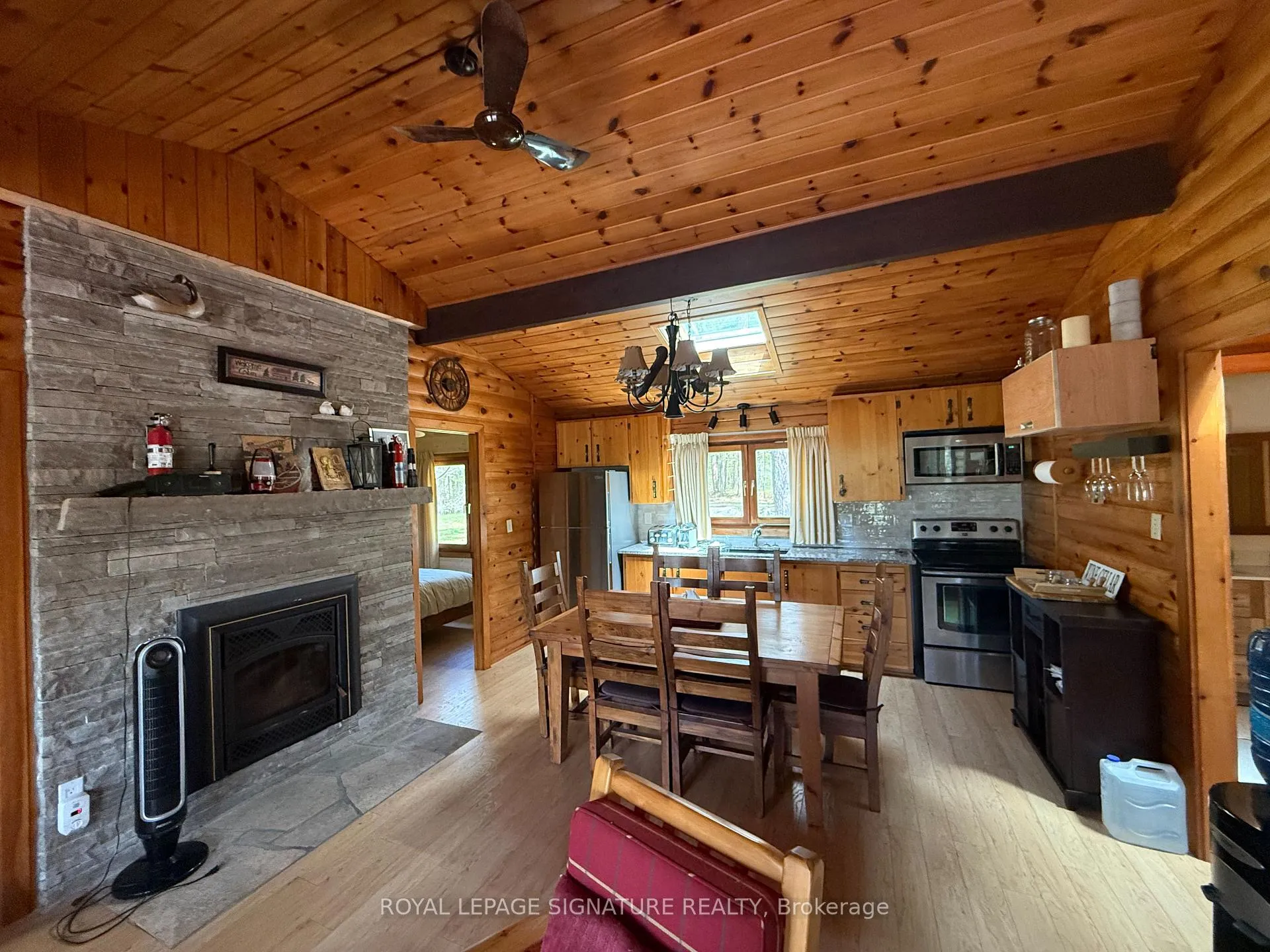 Photo 5 of 1743 North Muldrew Lake Road, Gravenhurst, Wood (Gravenhurst) — HOMEH