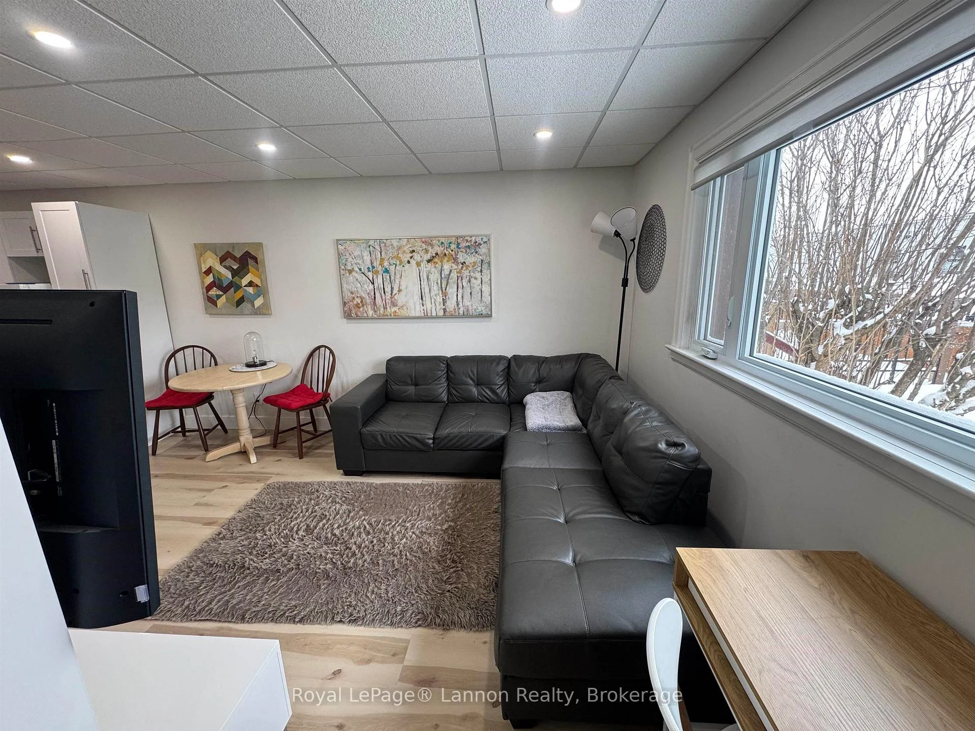 Photo 3 of 84 Machar Ave, Thunder Bay, Court / Cumberland — HOMEH