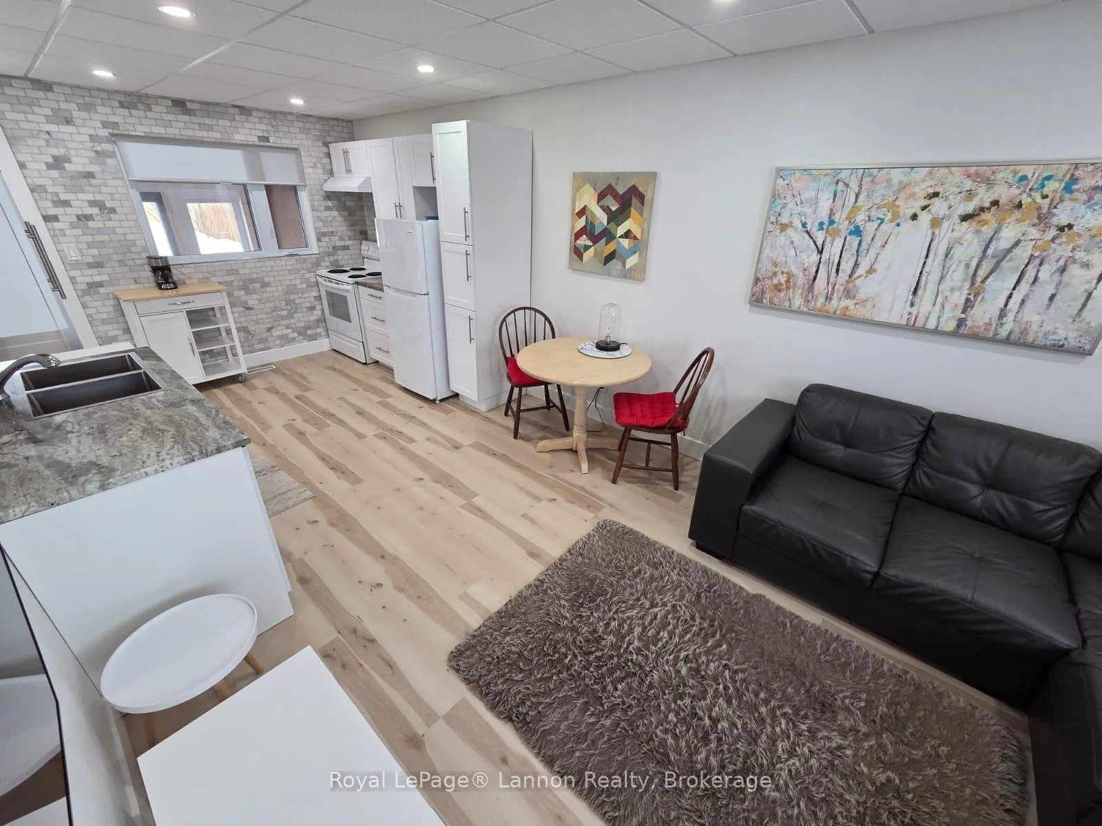Photo 6 of 84 Machar Ave, Thunder Bay, Court / Cumberland — HOMEH