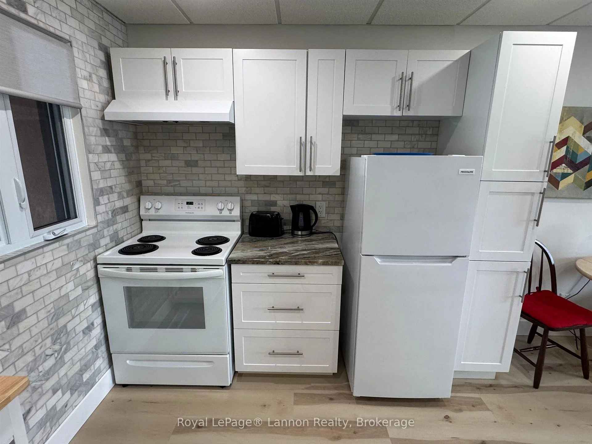 Photo 17 of 84 Machar Ave, Thunder Bay, Court / Cumberland — HOMEH