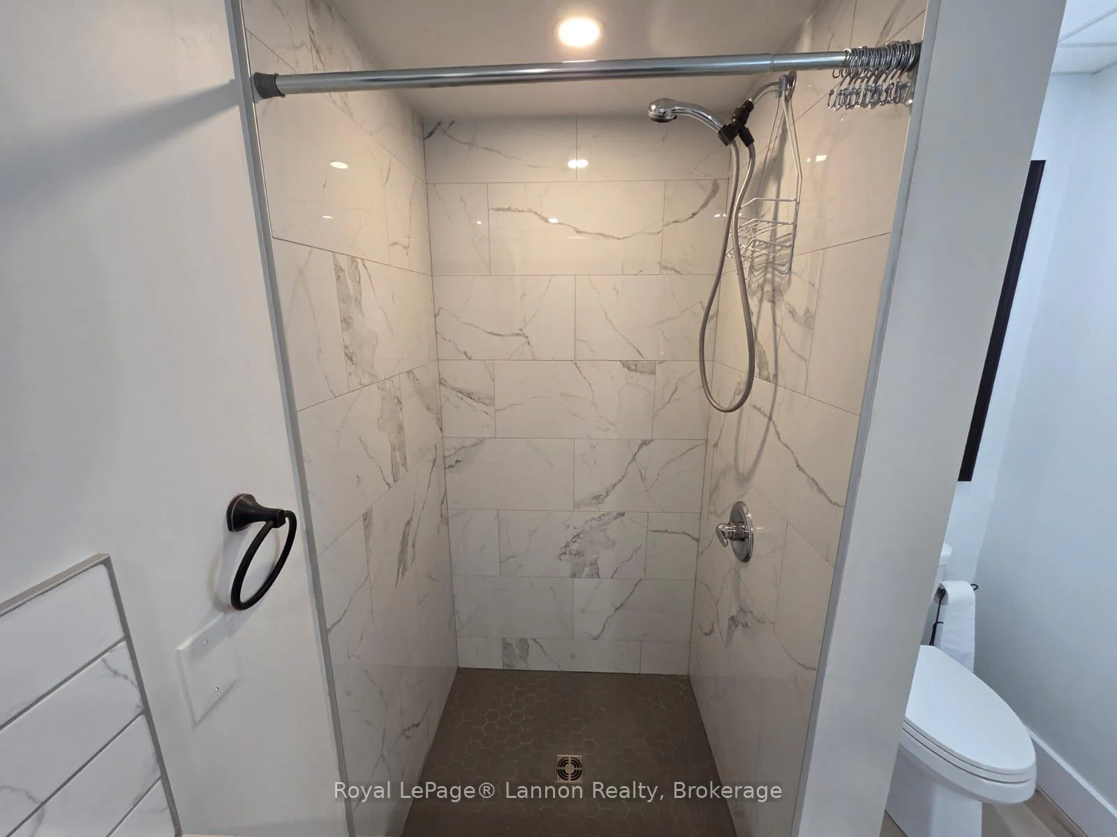 Photo 27 of 84 Machar Ave, Thunder Bay, Court / Cumberland — HOMEH