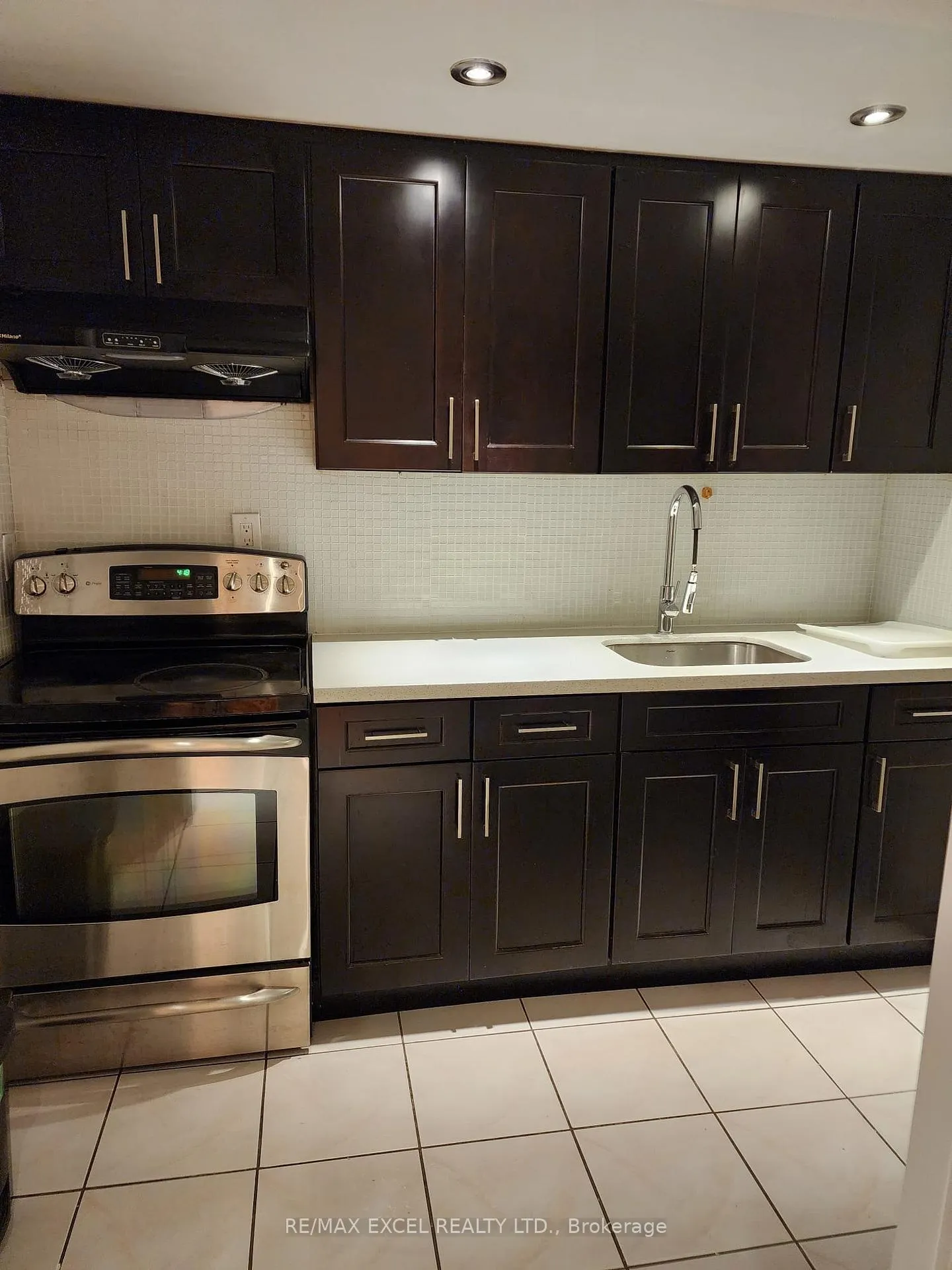 Photo 4 of Unit Bsmt, 20 Wickham Court, Markham, Milliken Mills East — HOMEH