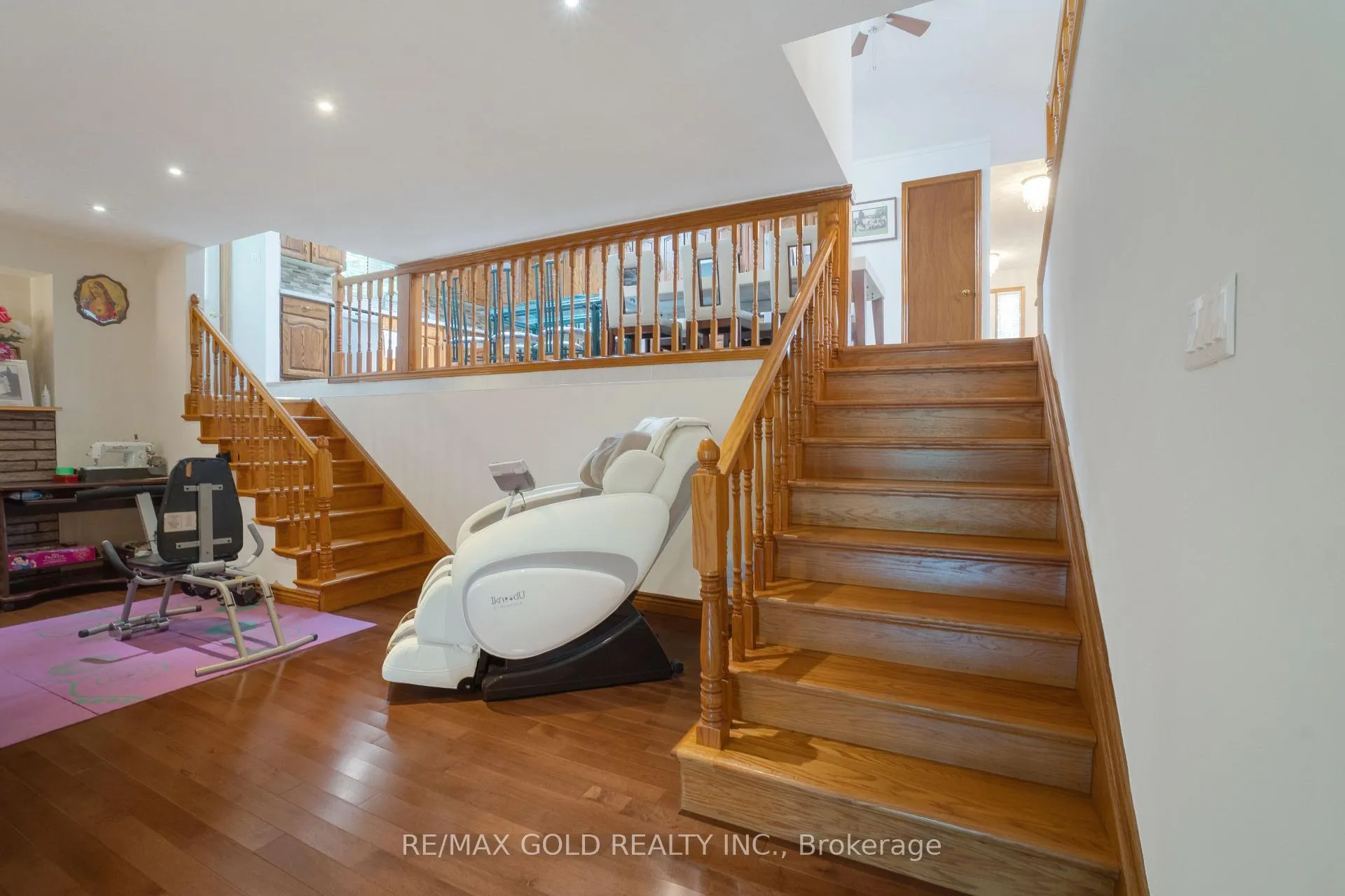 Photo 23 of 935 Willow Drive, London, South Y — HOMEH