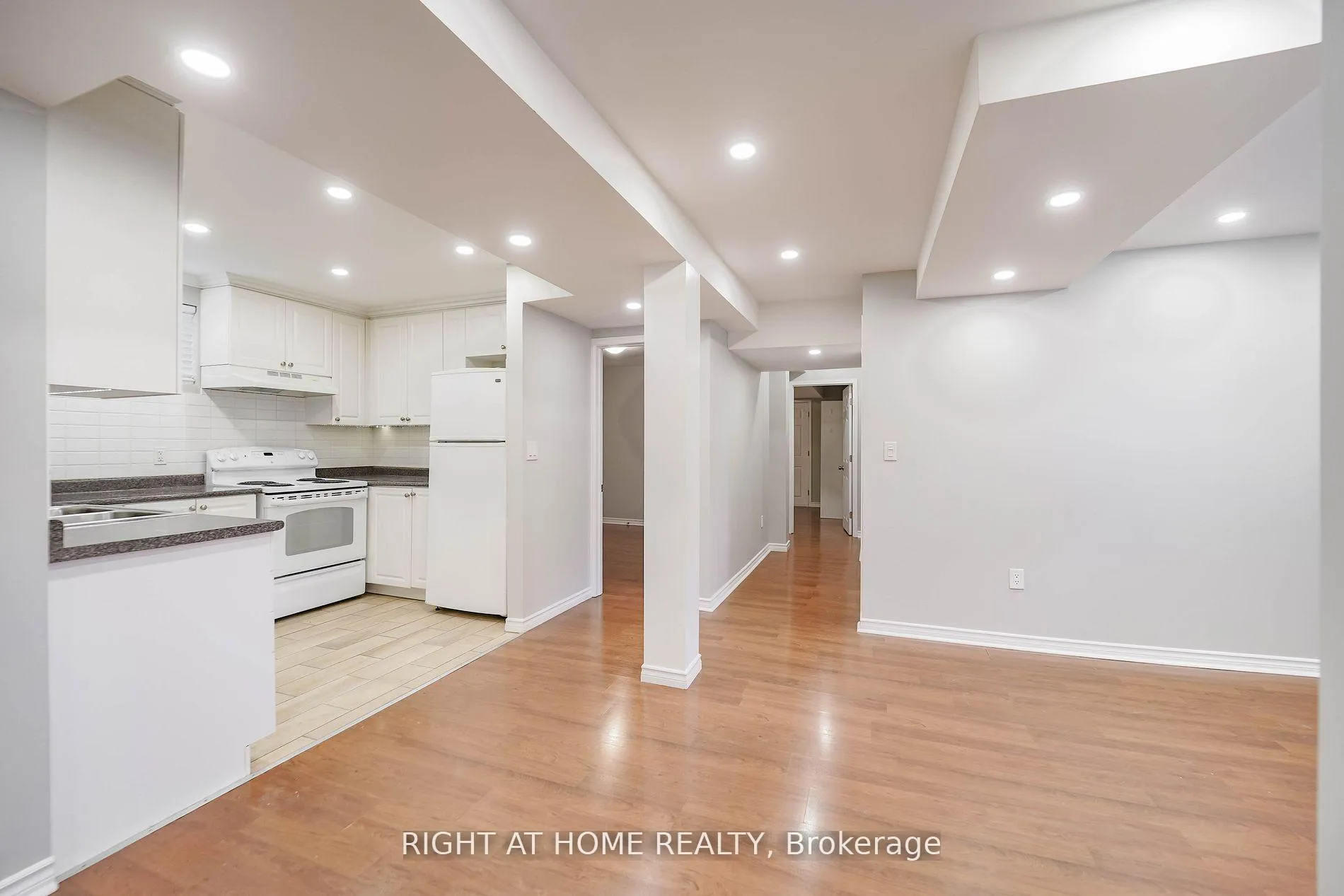 Photo 5 of 2 Iangrove Terrace, Scarborough, L'Amoreaux — HOMEH