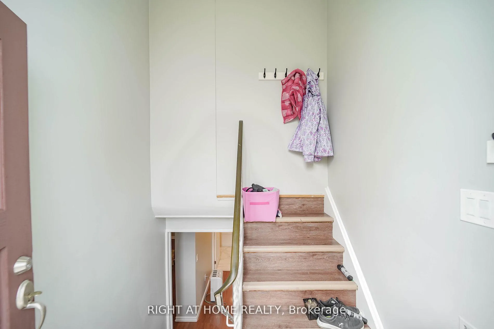 Photo 9 of 2 Iangrove Terrace, Scarborough, L'Amoreaux — HOMEH