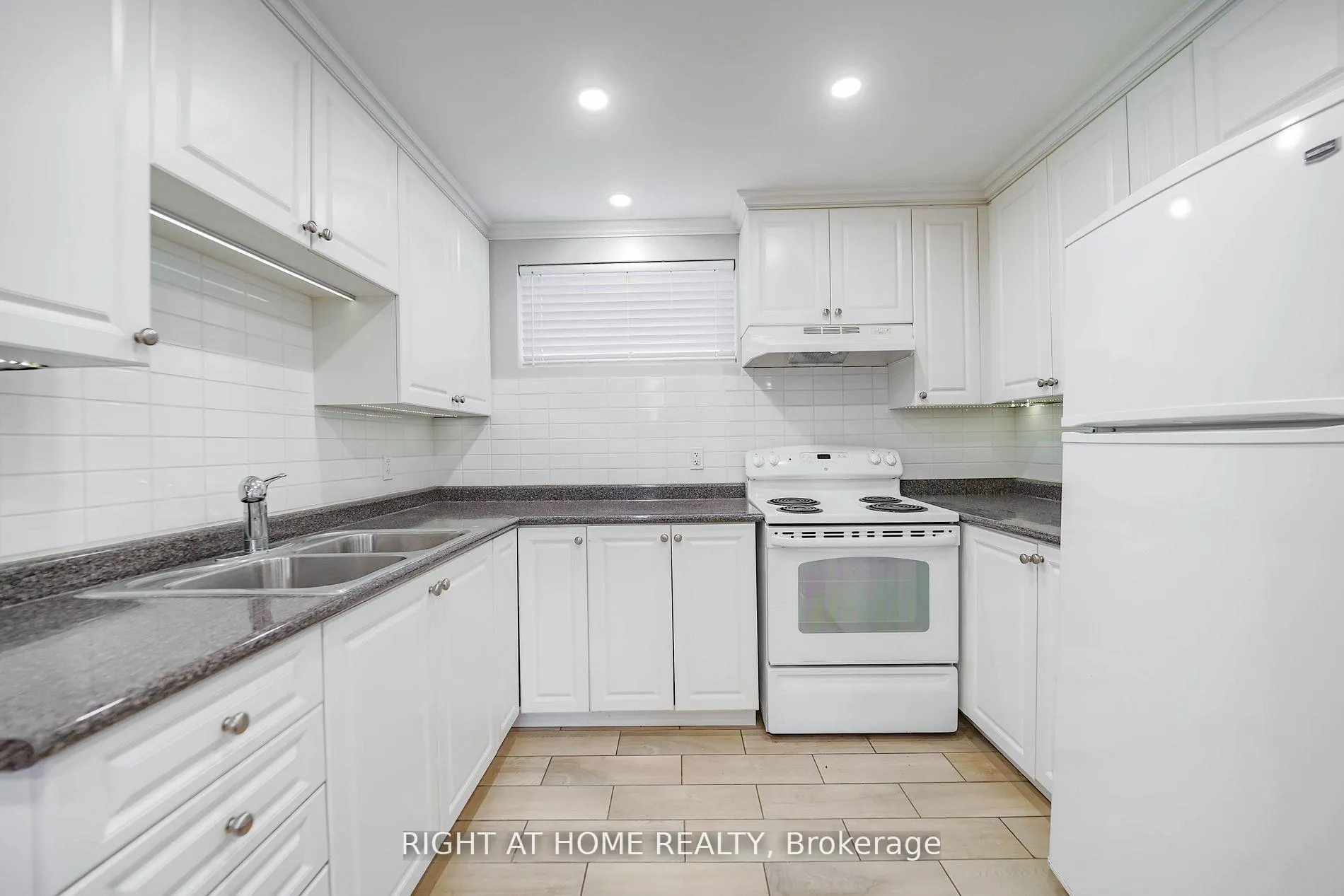 Photo 24 of 2 Iangrove Terrace, Scarborough, L'Amoreaux — HOMEH
