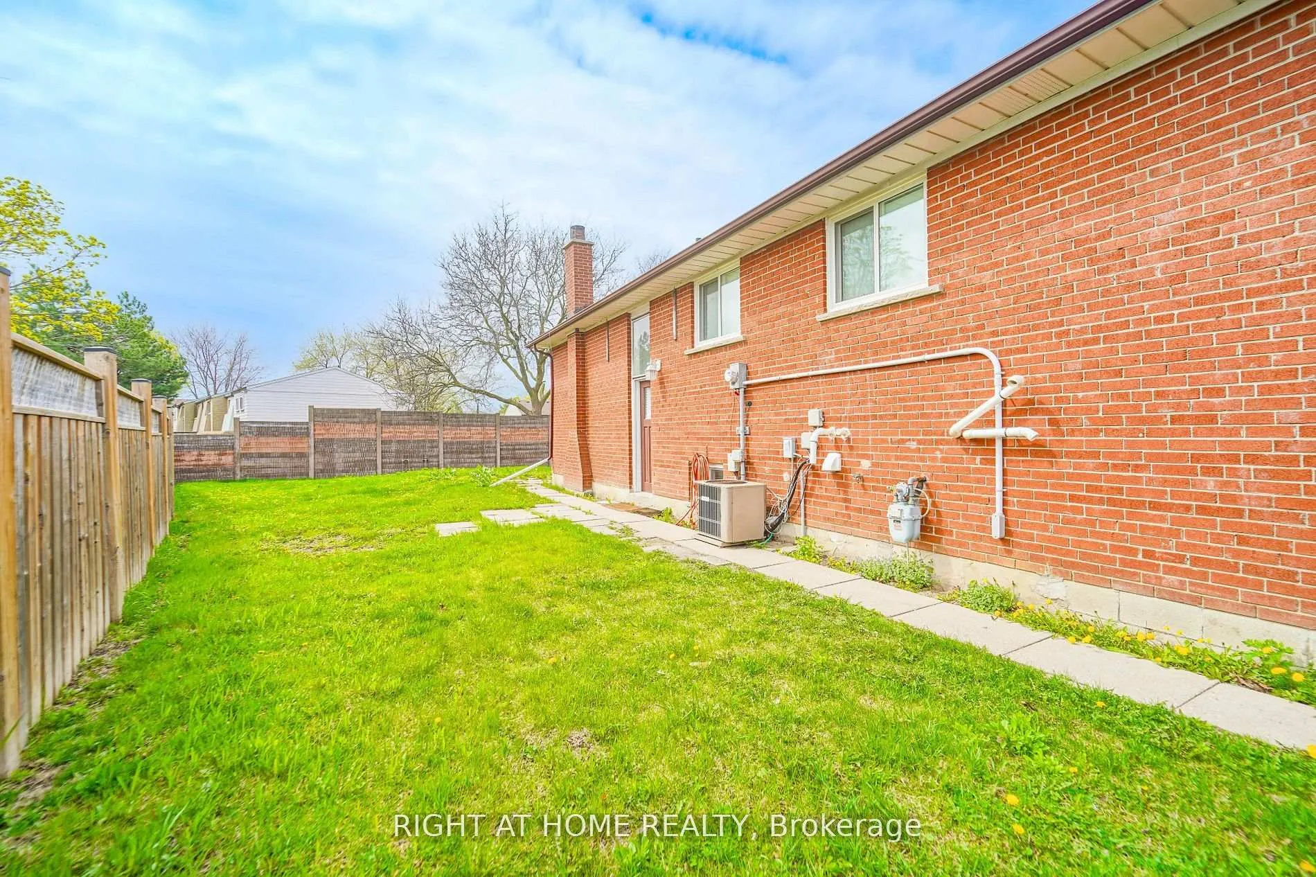 Photo 26 of 2 Iangrove Terrace, Scarborough, L'Amoreaux — HOMEH