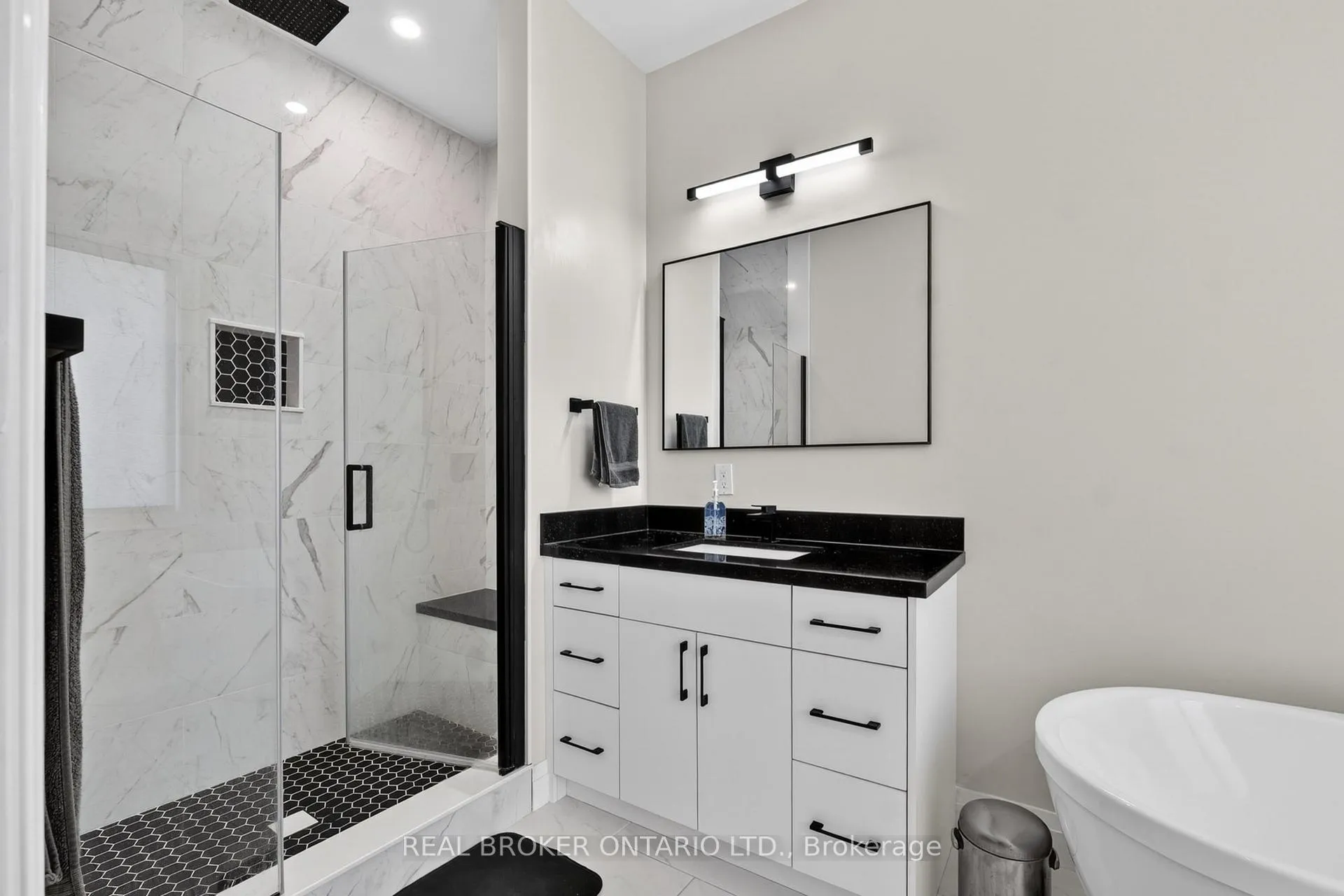 Photo 17 of 5 Marina Avenue, Etobicoke, Long Branch — HOMEH