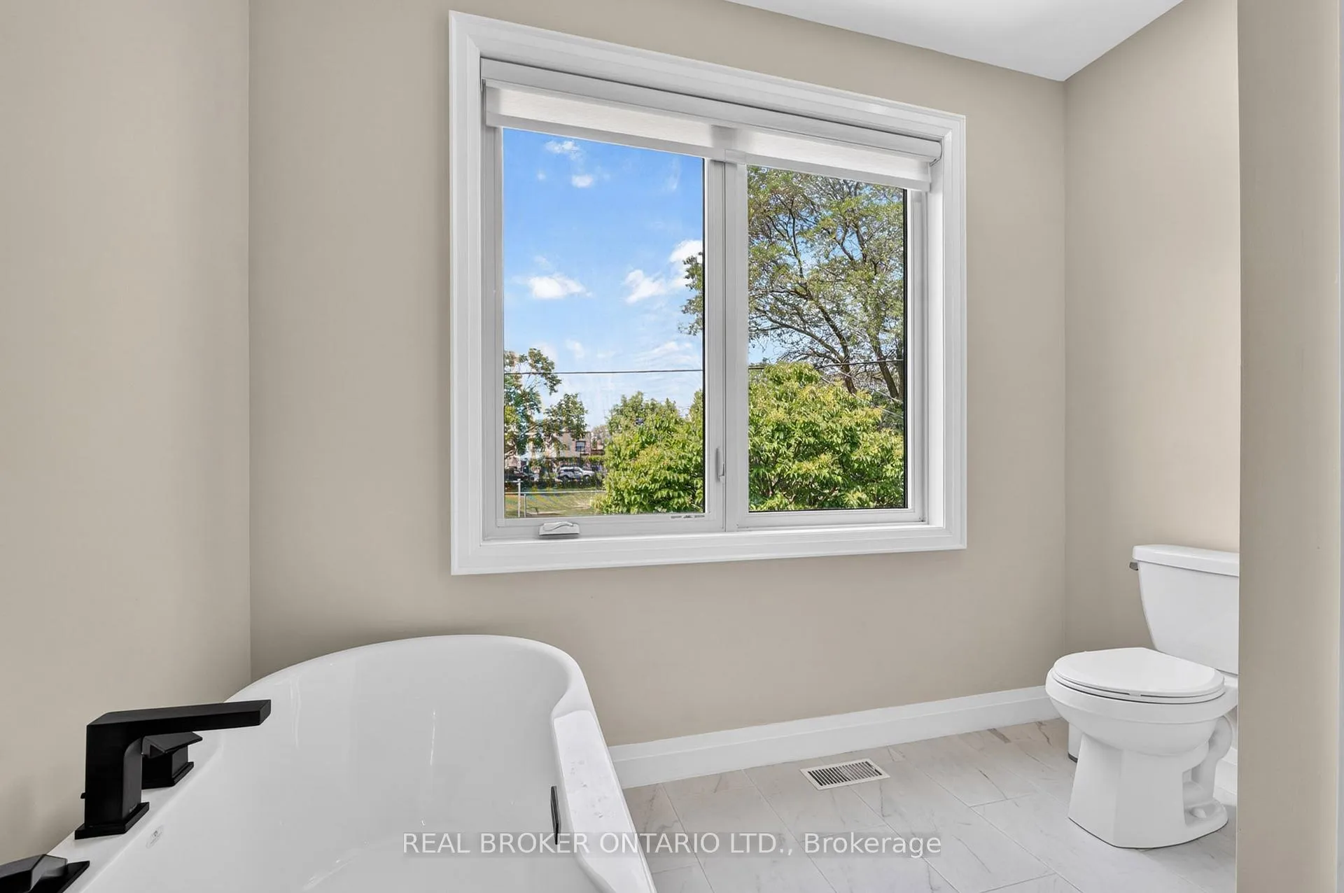 Photo 18 of 5 Marina Avenue, Etobicoke, Long Branch — HOMEH