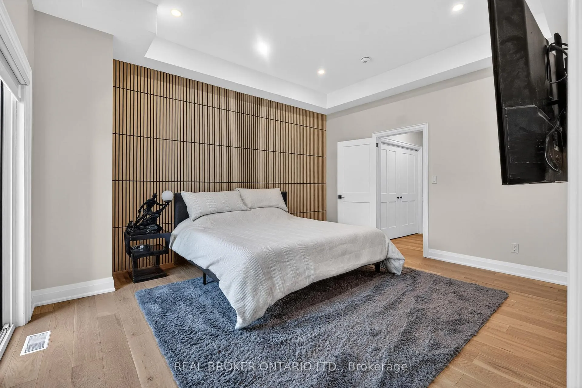 Photo 22 of 5 Marina Avenue, Etobicoke, Long Branch — HOMEH