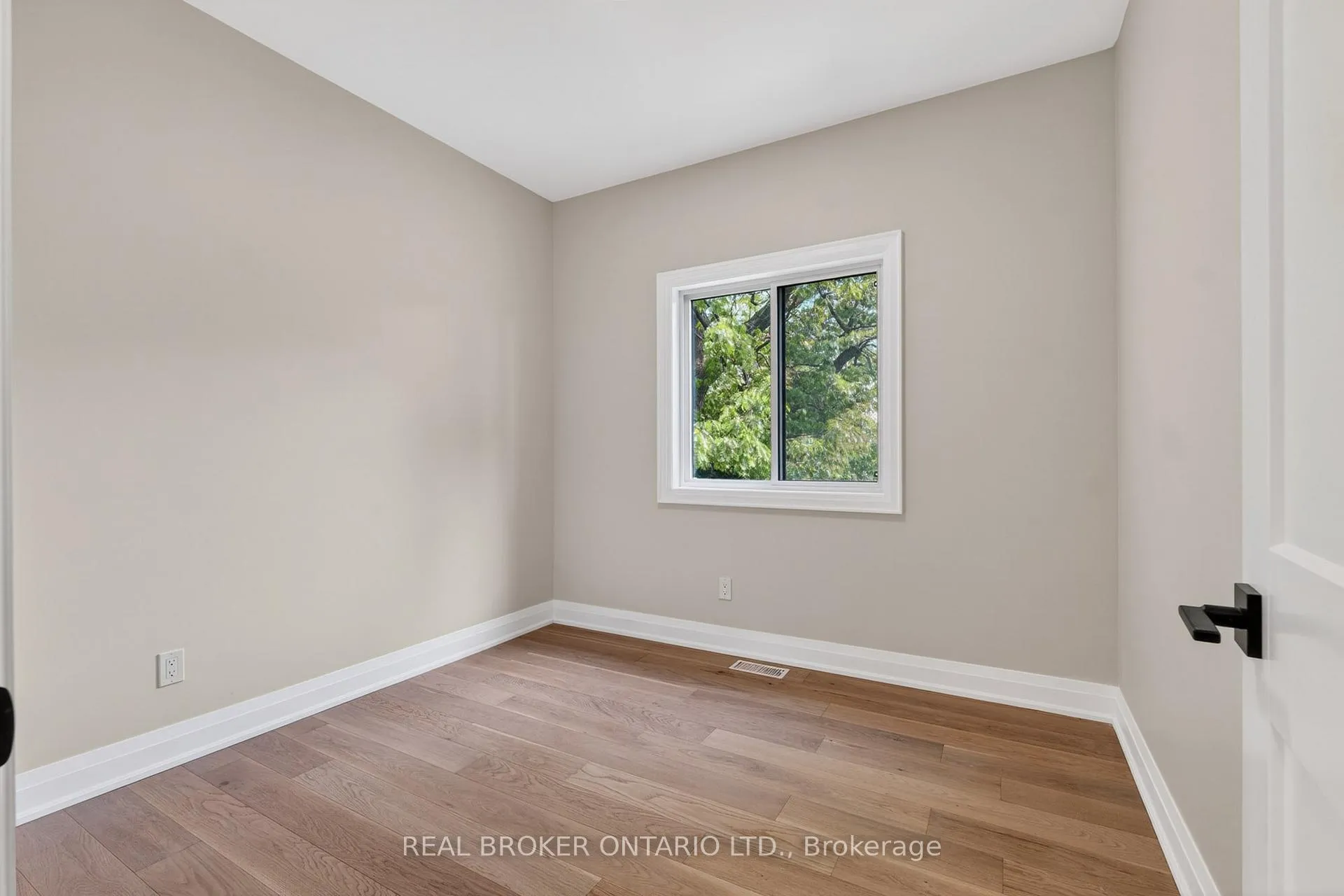 Photo 33 of 5 Marina Avenue, Etobicoke, Long Branch — HOMEH