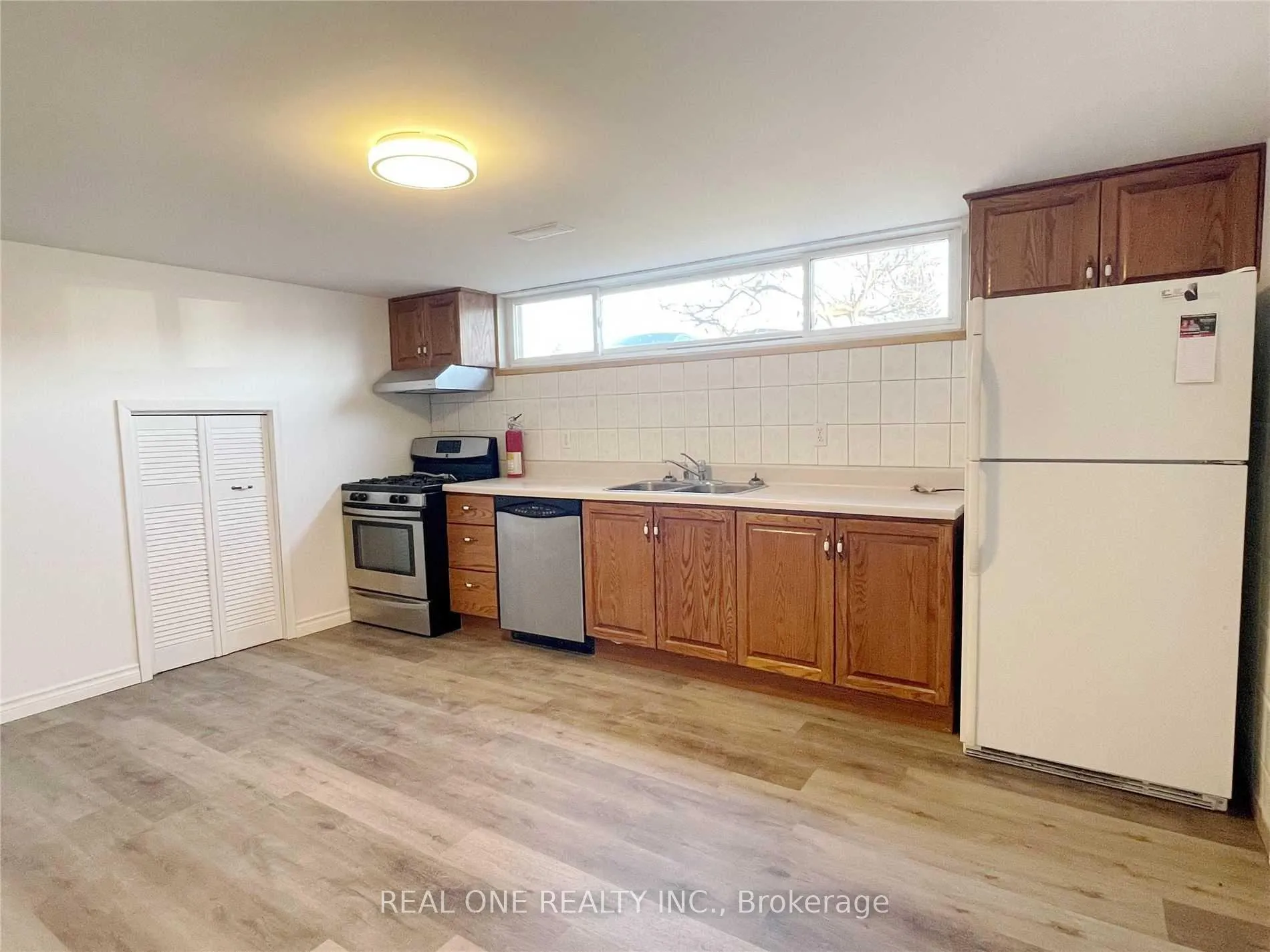 Photo 3 of Unit Basement, 36 Victor Boulevard, Hamilton, Greeningdon — HOMEH