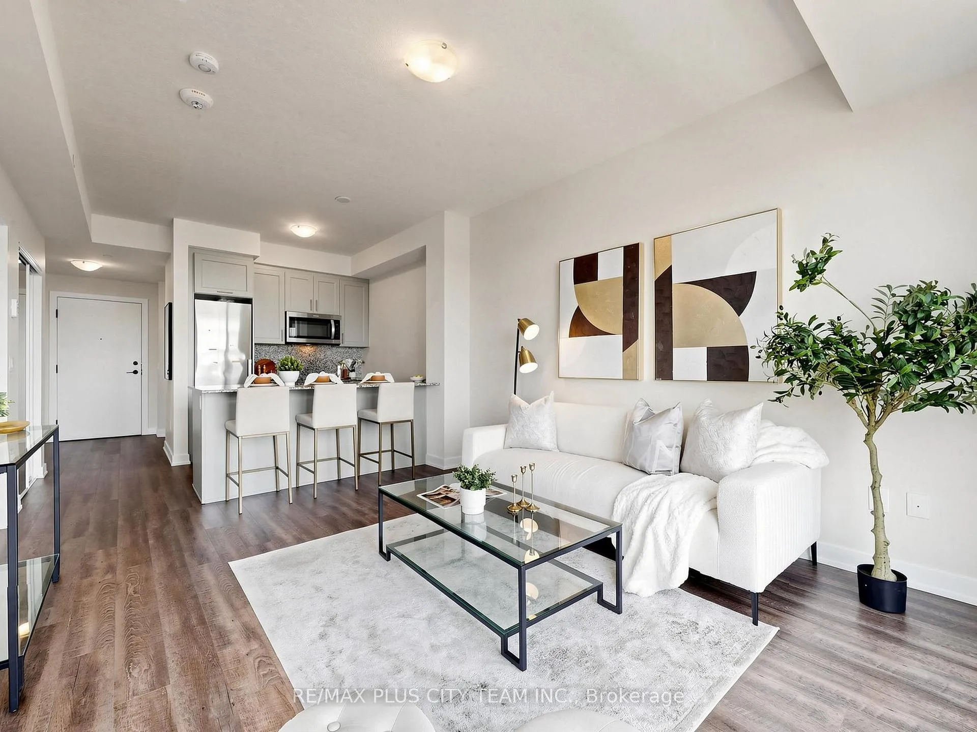 Photo 5 of Unit 415, 600 North Service Road, Hamilton, Lakeshore — HOMEH