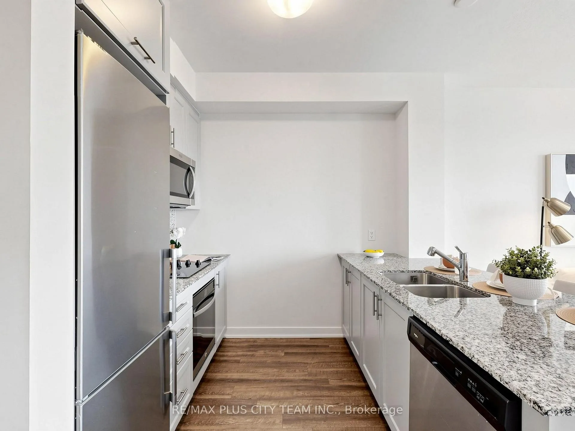 Photo 7 of Unit 415, 600 North Service Road, Hamilton, Lakeshore — HOMEH