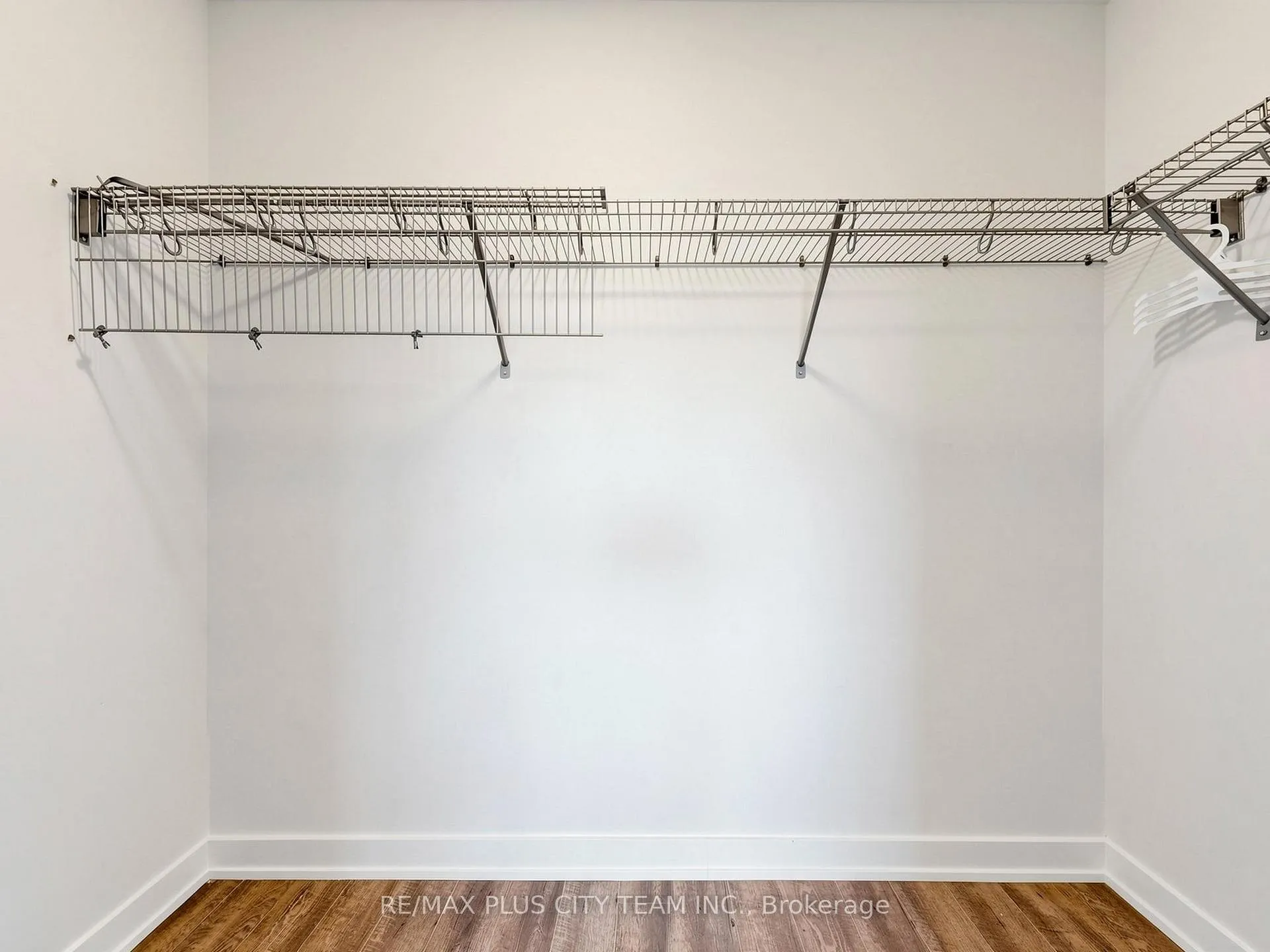 Photo 12 of Unit 415, 600 North Service Road, Hamilton, Lakeshore — HOMEH