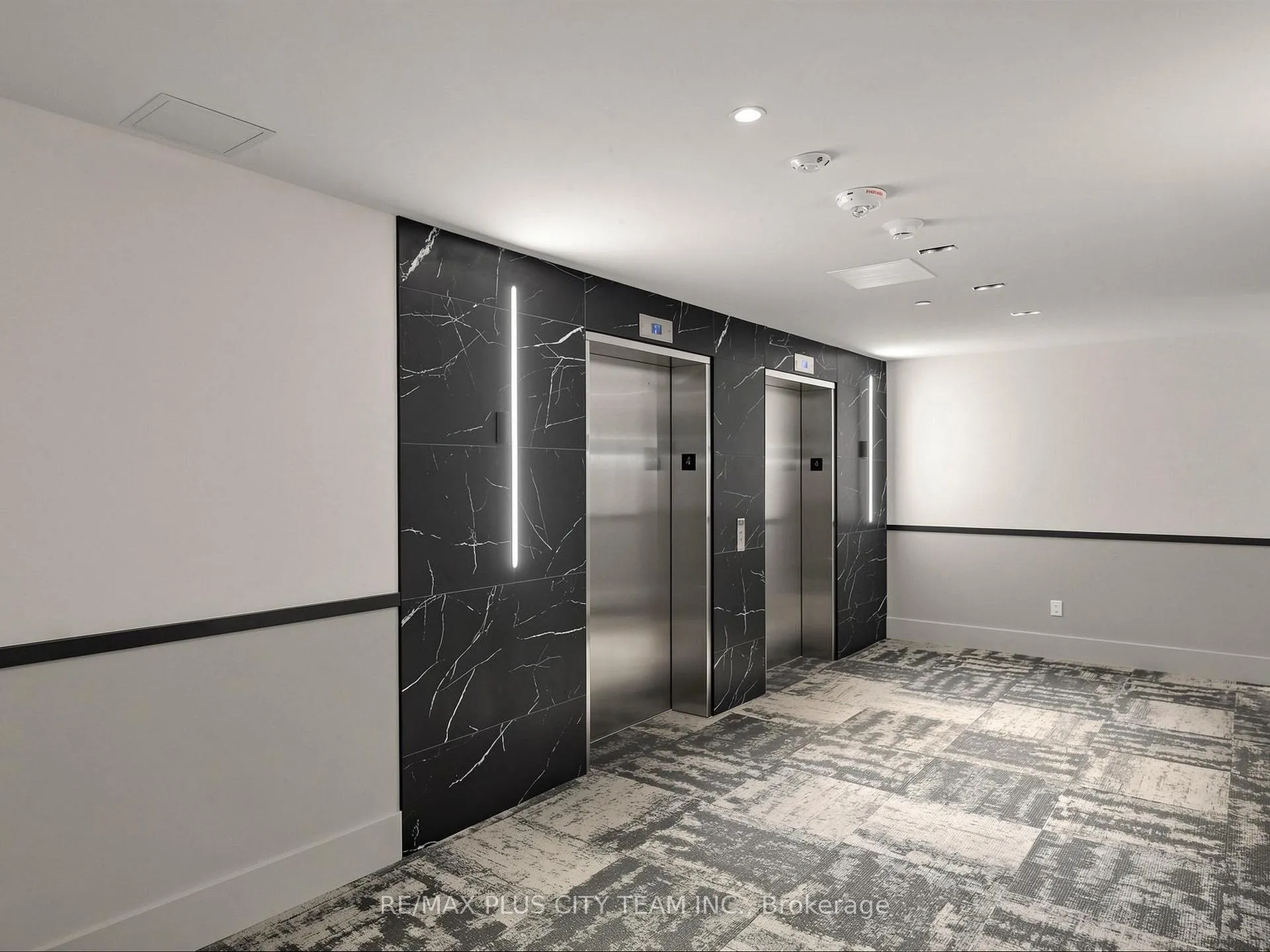 Photo 23 of Unit 415, 600 North Service Road, Hamilton, Lakeshore — HOMEH