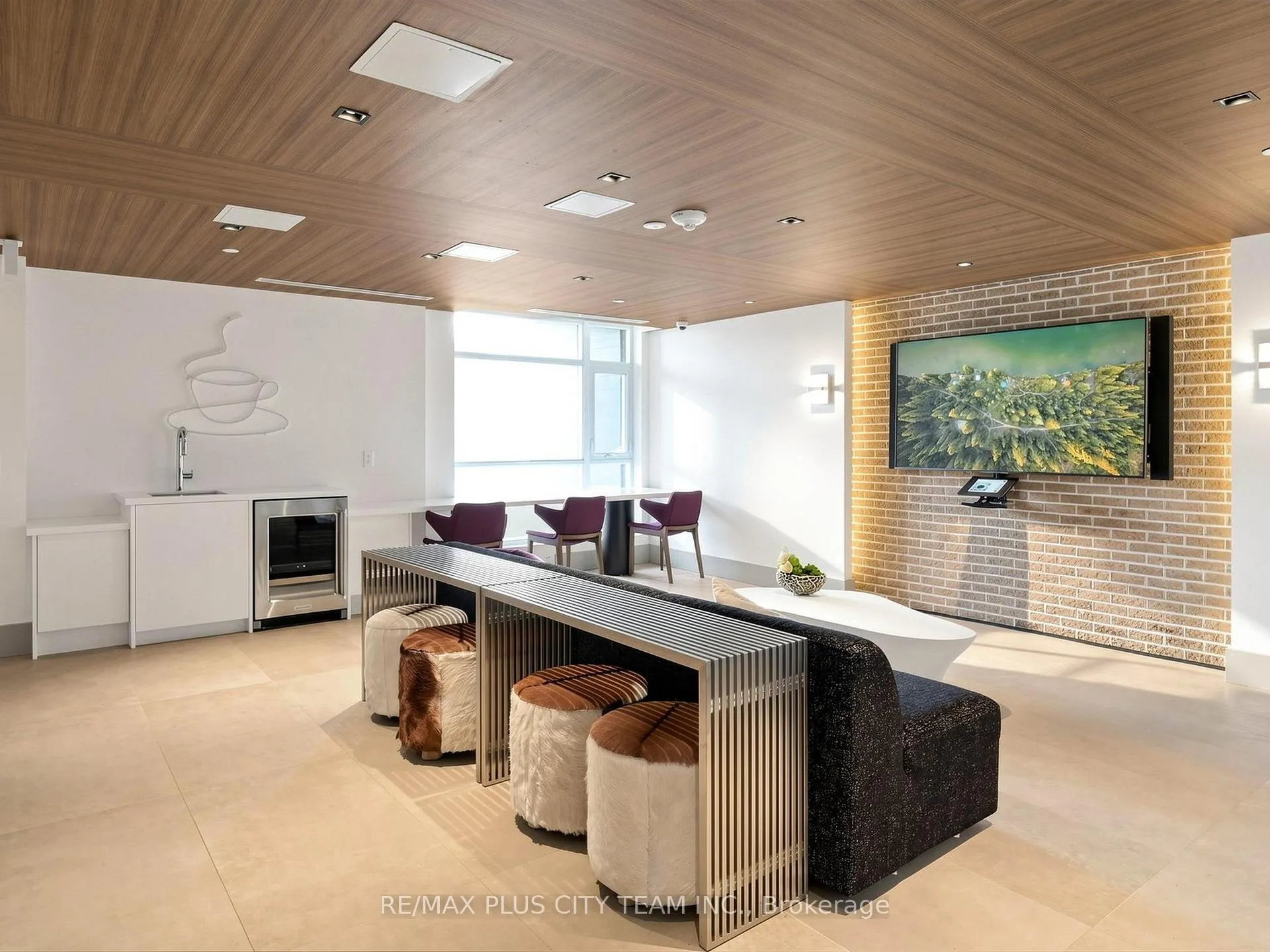 Photo 29 of Unit 415, 600 North Service Road, Hamilton, Lakeshore — HOMEH