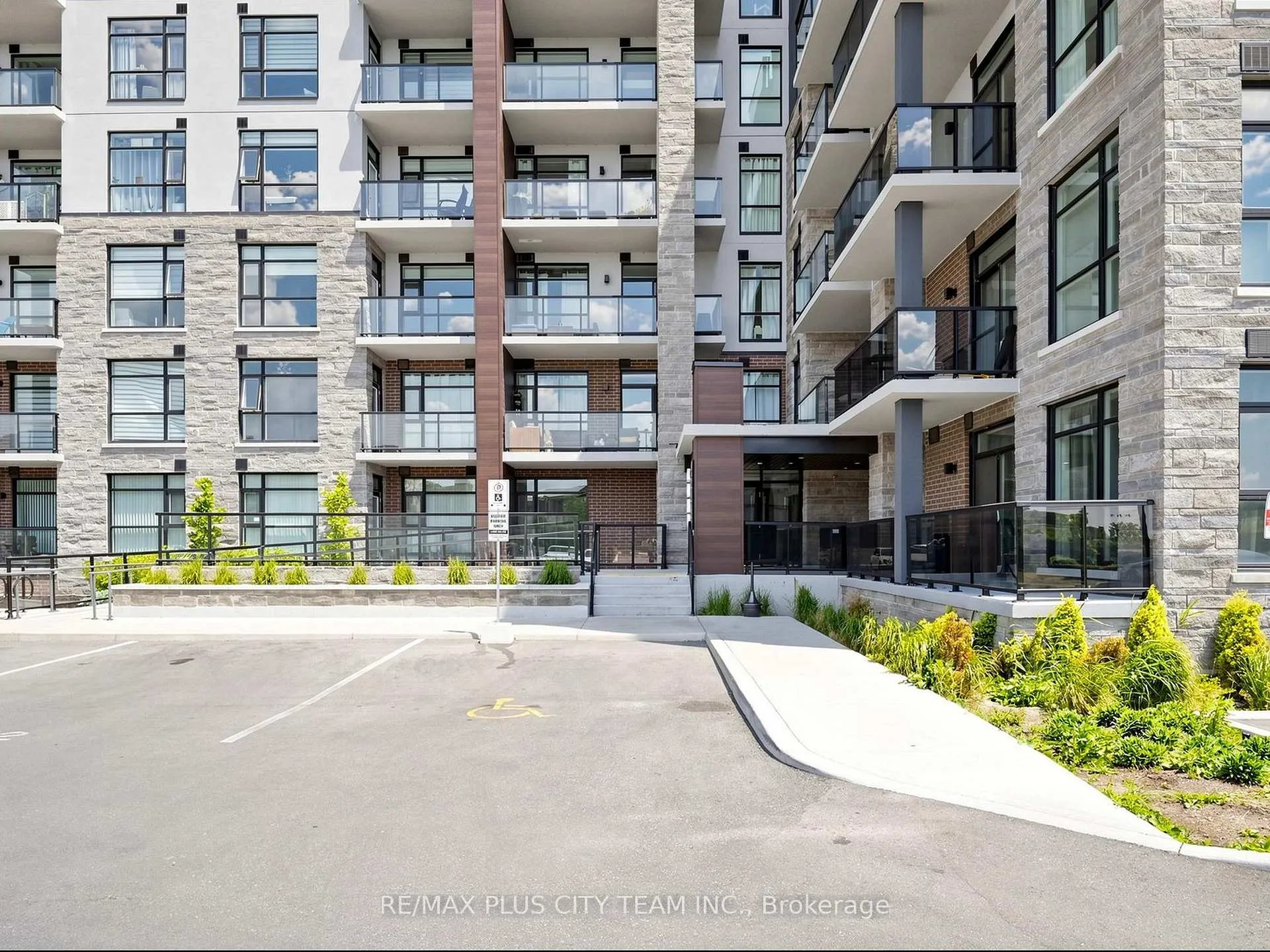 Photo 32 of Unit 415, 600 North Service Road, Hamilton, Lakeshore — HOMEH