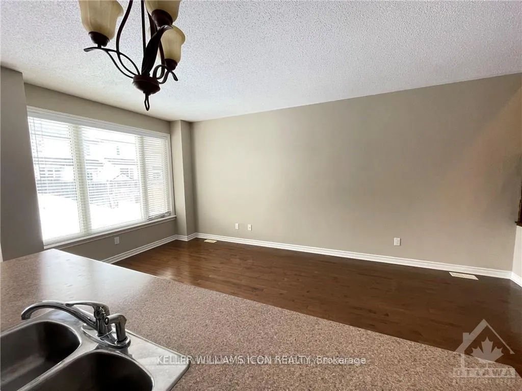 Photo 6 of 957 Fletcher Circle, Ottawa, Kanata - Kanata Lakes/Heritage Hills — HOMEH