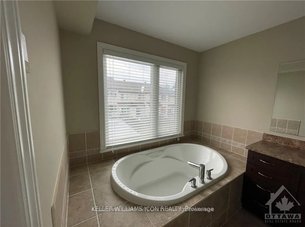 Photo 11 of 957 Fletcher Circle, Ottawa, Kanata - Kanata Lakes/Heritage Hills — HOMEH